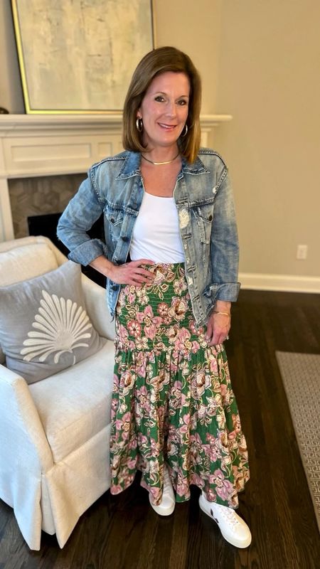 🌸Spring Capsule Styled Looks🌸

Day 1 ~ Love how SEB paired the matching set skirt with a white tee, denim jacket, and sneakers!  So cute!

#LTKshoecrush #LTKstyletip #LTKSeasonal