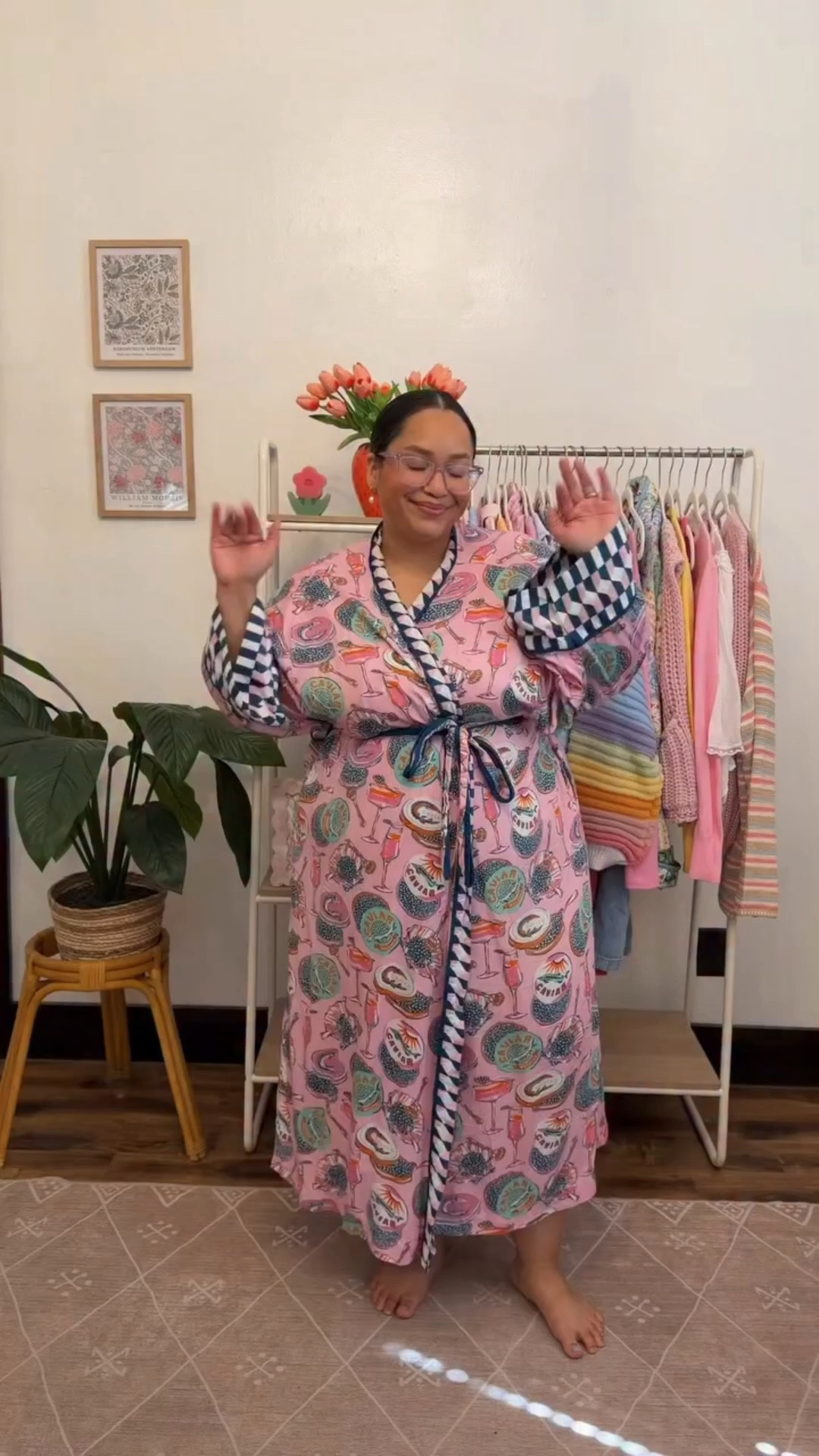 Me 🤝🏽 pattern mixing 

Comment “DETAILS” and I will dm you the outfit link
https://liketk.it/60HfK

#size16 #pinterestoutfits #patternmixing #anthropogie #anthropologiestyle