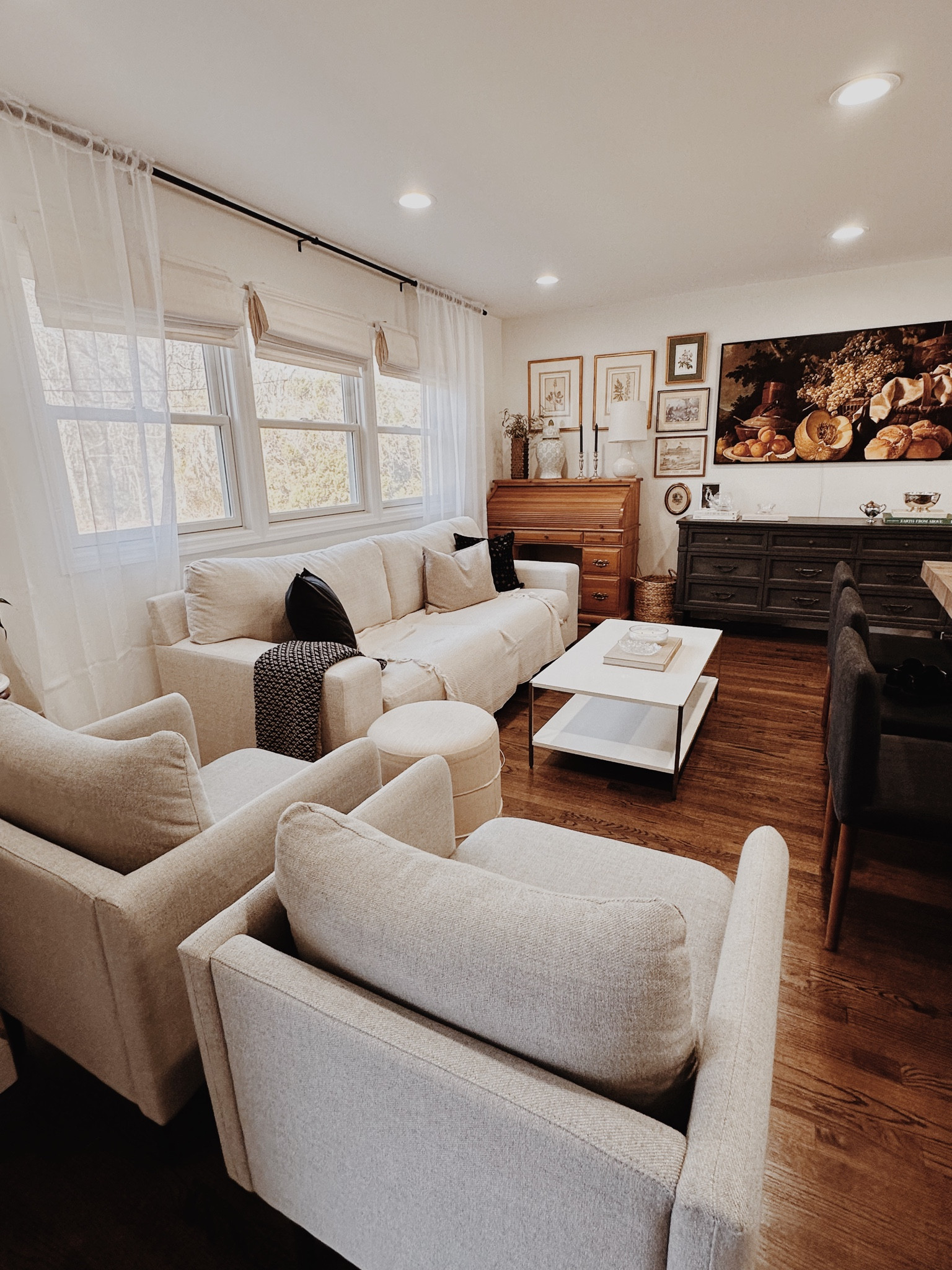 Sitting room sourced 



#LTKhome #LTKunder100 #LTKSeasonal