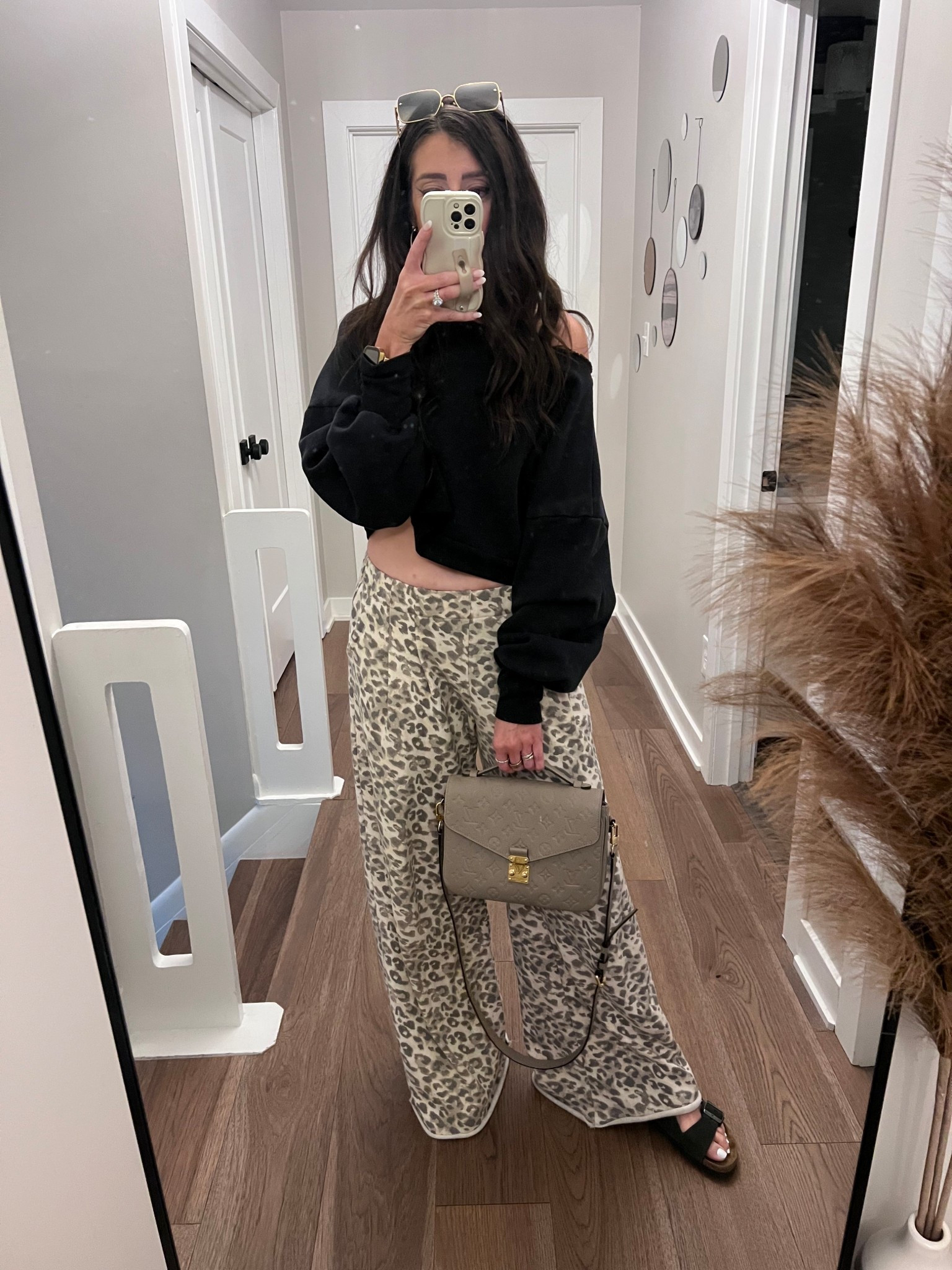 Comfy but chic morning ‘fit for errands! The best leopard sweatpants to date. 



#LTKmorningroutine #LTKmomlife #LTKOver40