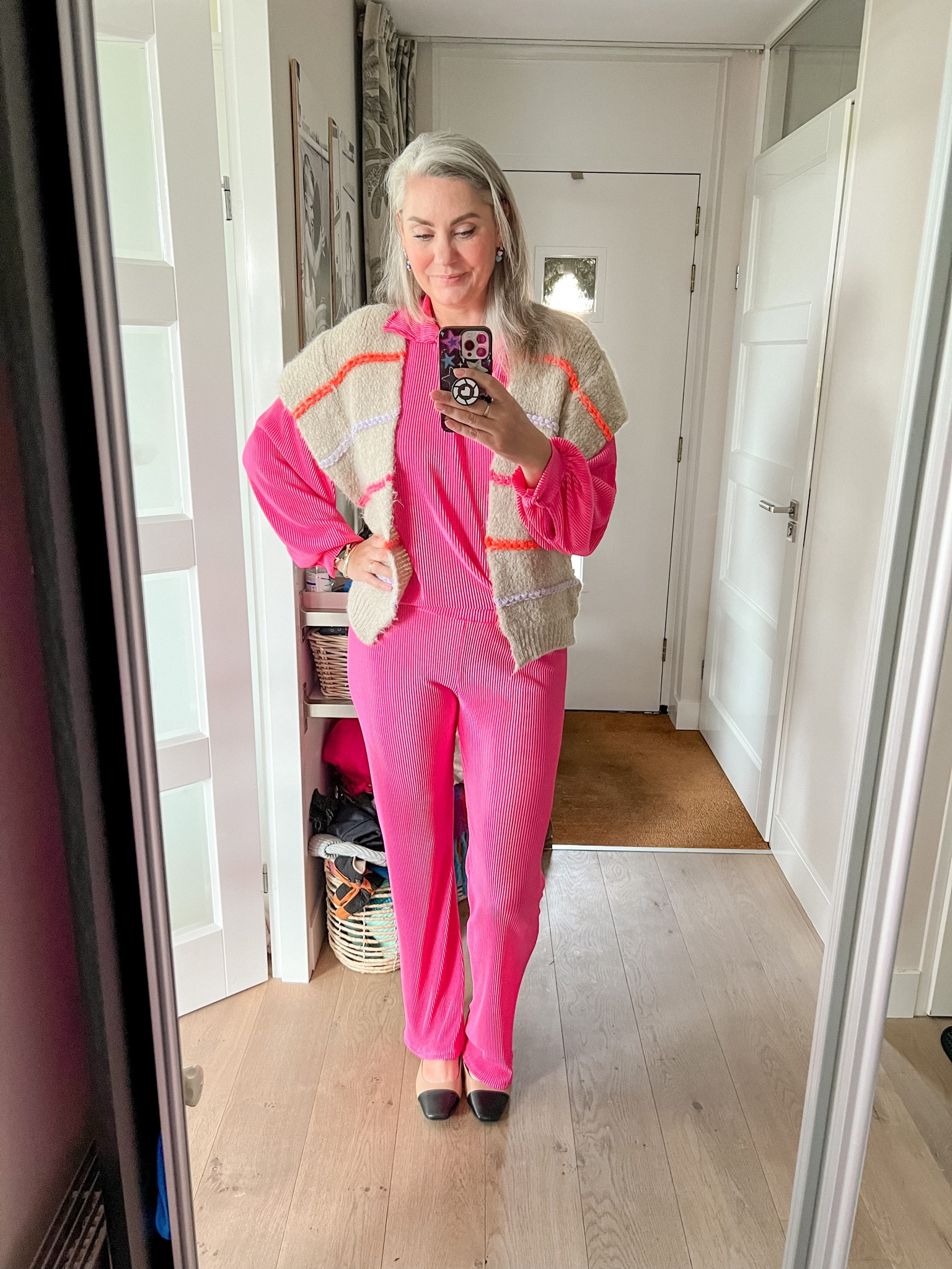 Outfits of the week

An easy, comfortable two piece plissé set for running errands. Paired with a knitted sleeveless cardigan and two tone ballerina flats. 



#LTKstyletip #LTKeurope #LTKcurves