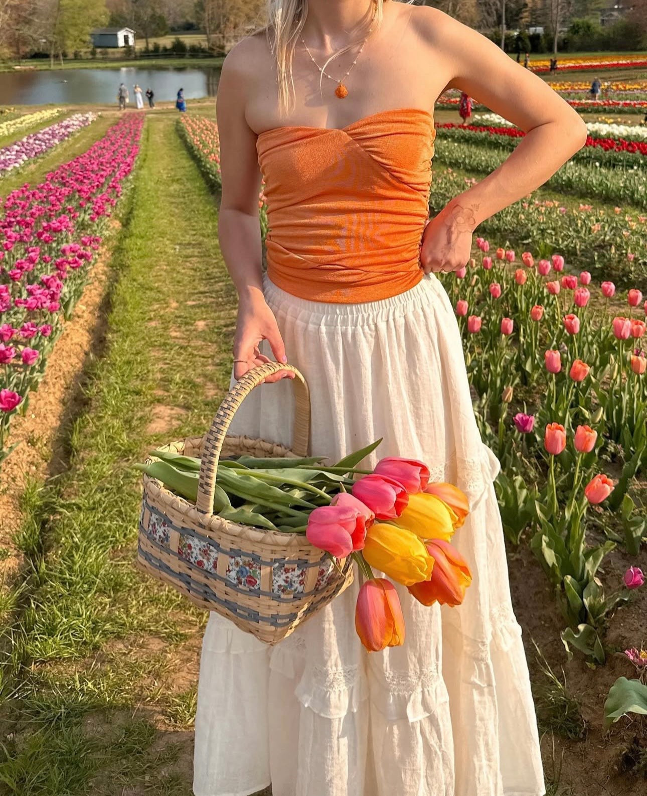 tulip season!🌷

#LTKFestival #LTKPetite #LTKFindsUnder50