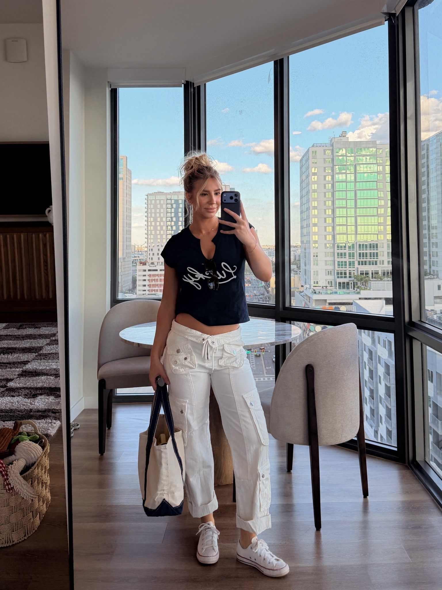 Off to pottery class, love these white cargo pants for spring and summer 

#LTKootd #LTKSeasonal #LTKgrwm