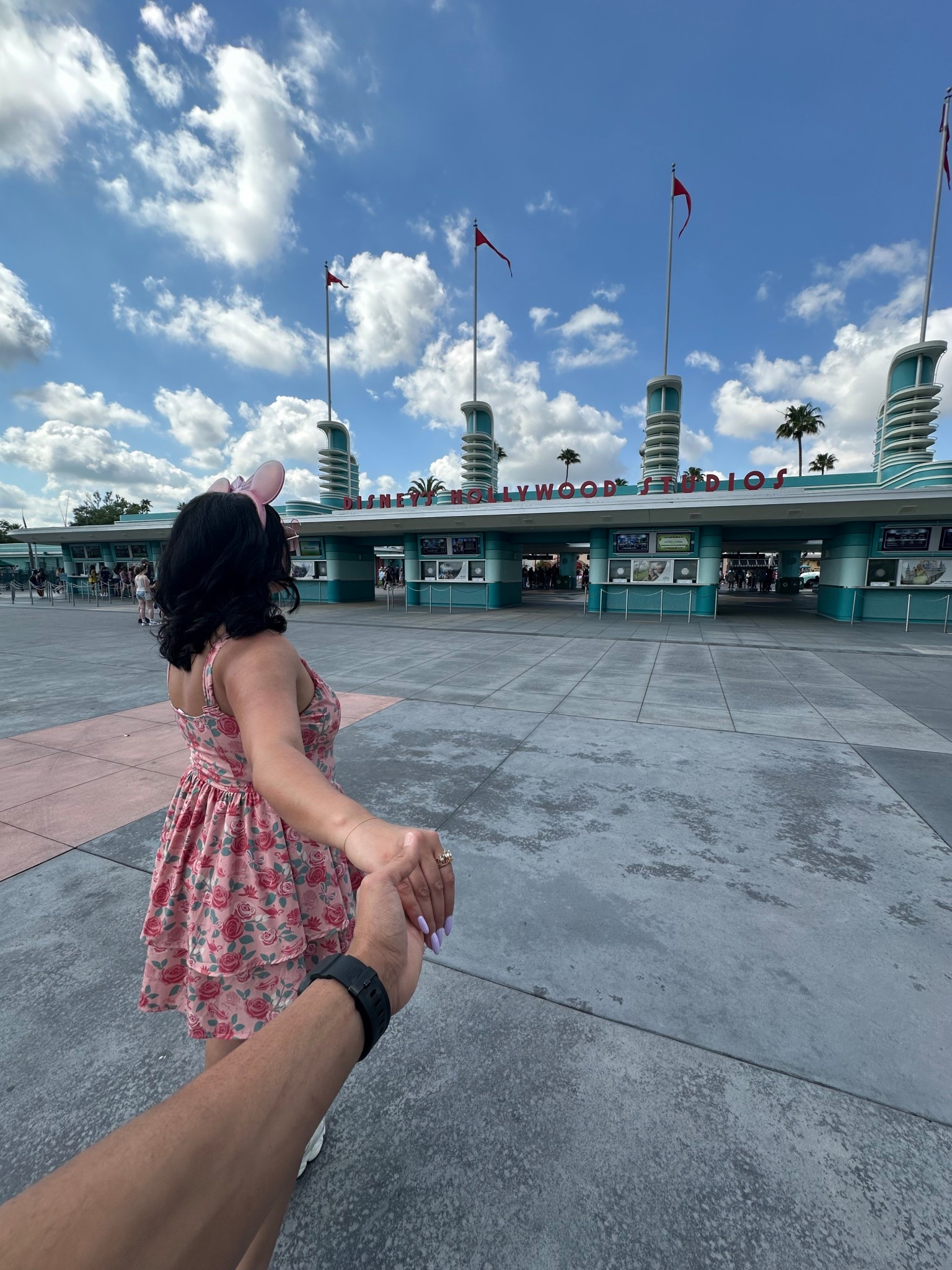 Spend the day with is @Disney Hollywood Studios✨