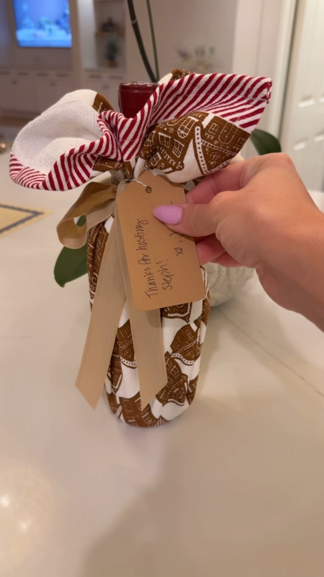 My favorite easy and thoughtful hostess gift. I will link this cute, festive dish towel, and velvet ribbon.

Hostess gift

#LTKHome #LTKGiftGuide #LTKHoliday