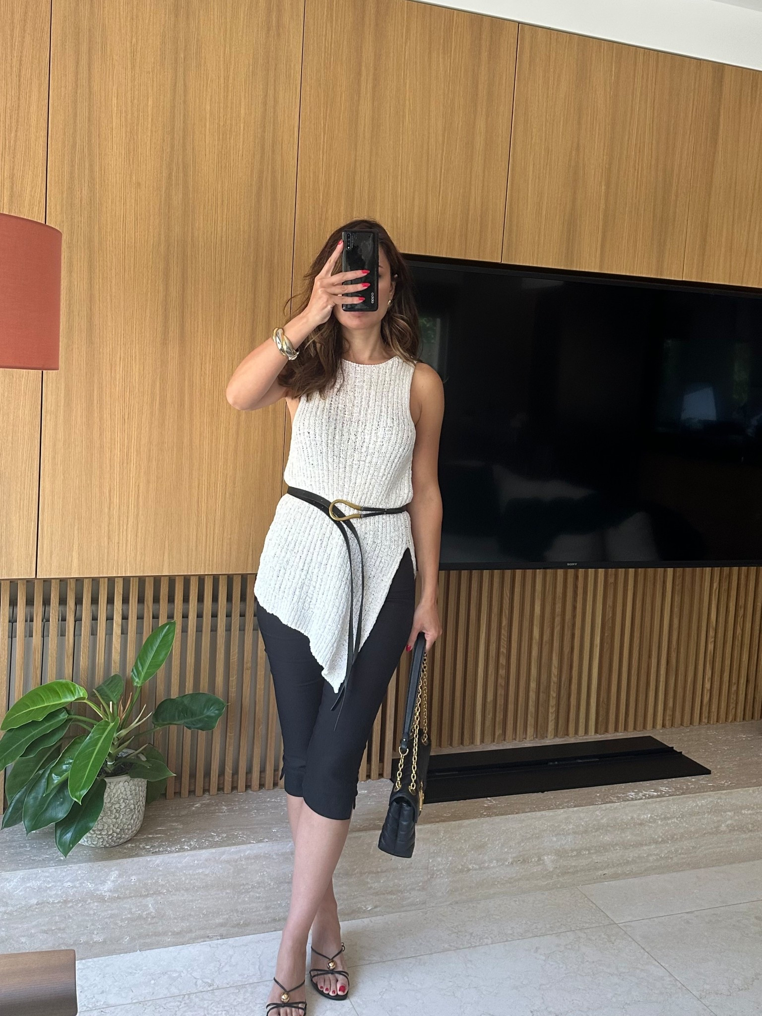 Capri pants look
#capripants #summeroutfit

#LTKStyleTip #LTKSummerEdit #LTKFindsUnder100