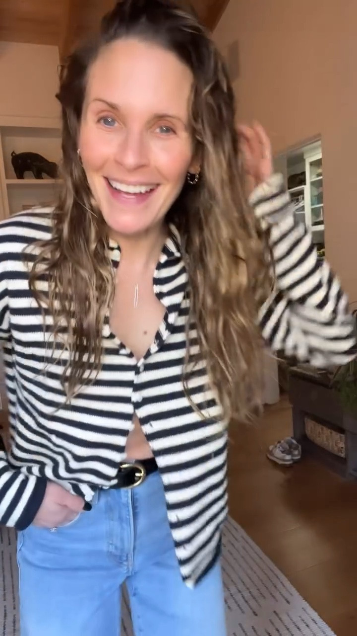 Pretty much a professional bowler by now.
GRWM for a day of very rigorous bowler training 🎳

Jeans and top on sale right now!
Go to my Linktree in bio for all links 🖤 

grwmoutfit #widelegjeans #stripeshirt #redsneakers #bowlingtime #casualvibes #dailystyleinspo