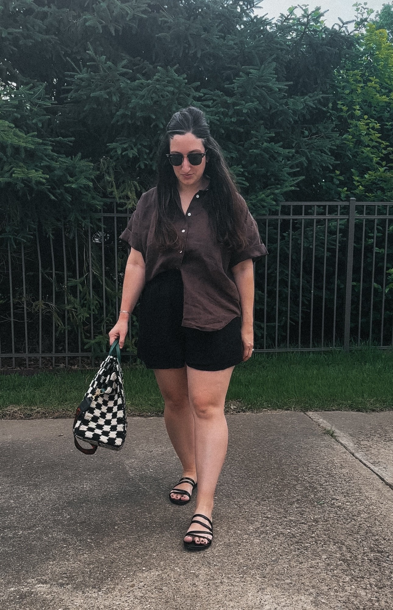 Easy summer outfit with a linen shirt and shorts. Add a fun bag to complete the look! 

#LTKItBag #LTKStyleTip #LTKFindsUnder50