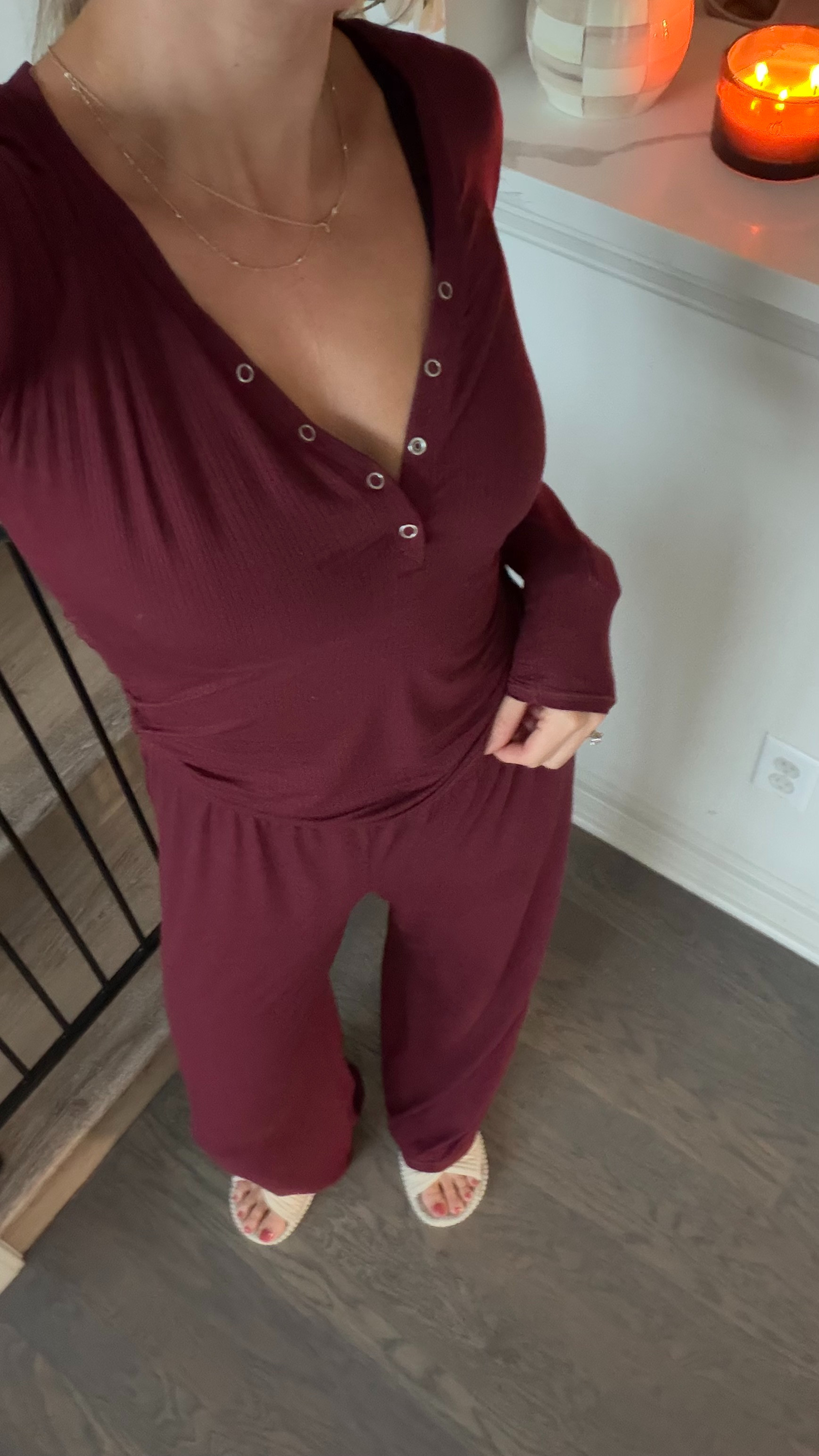 These pajamas are so good!!! I'm wearing smalls and long in the pants!
 

 