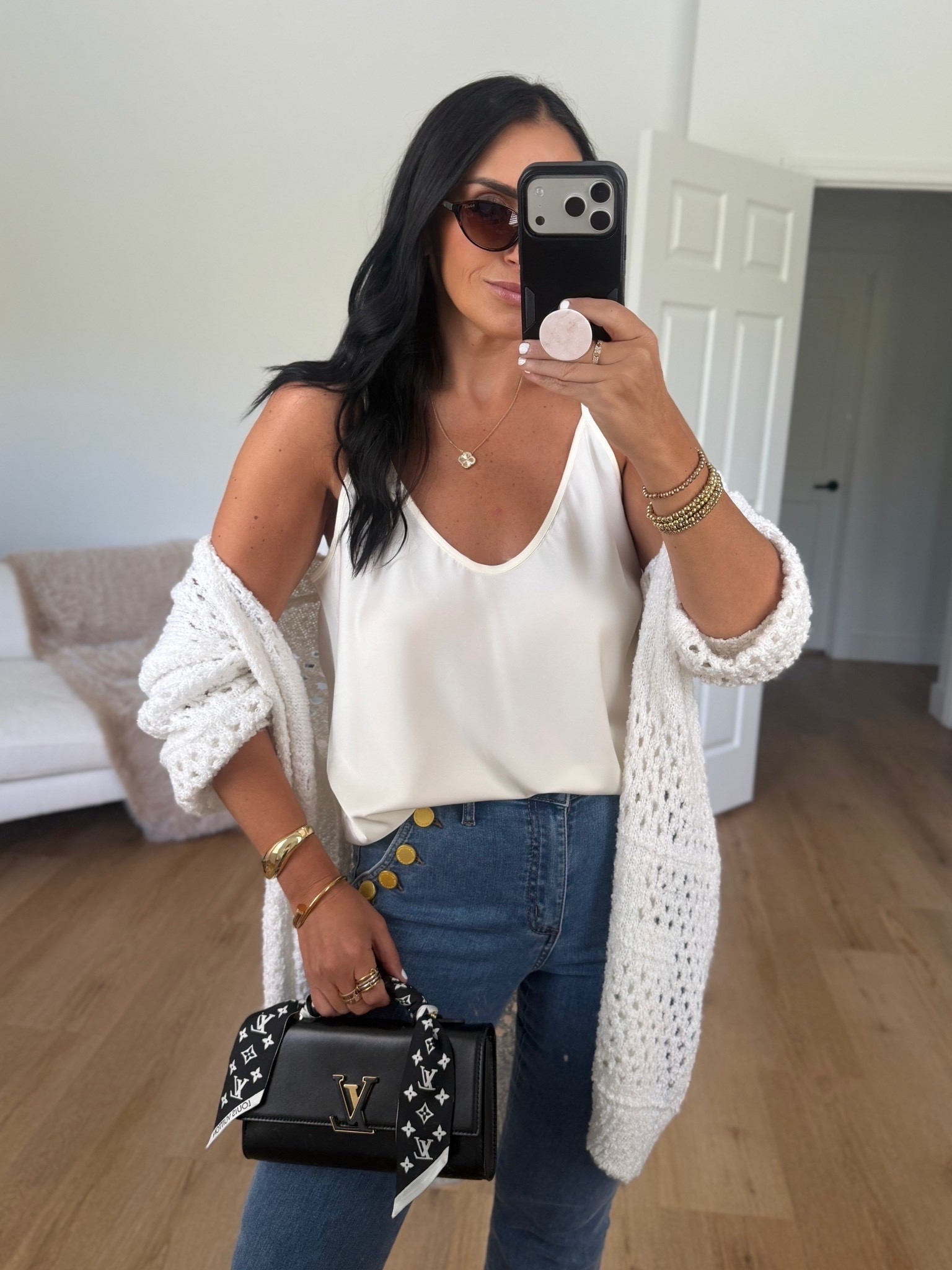 The noli shop Allegra bootcut jeans wearing size 27

The noli shop yara silk camisole wearing size medium but should have done a small