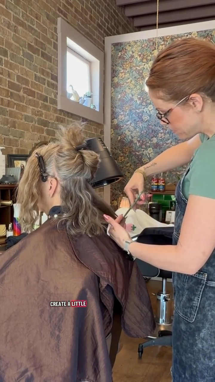 Embracing her natural hair. #curlcut #curlstylingroutine #curlystylist #ohiohairstylist