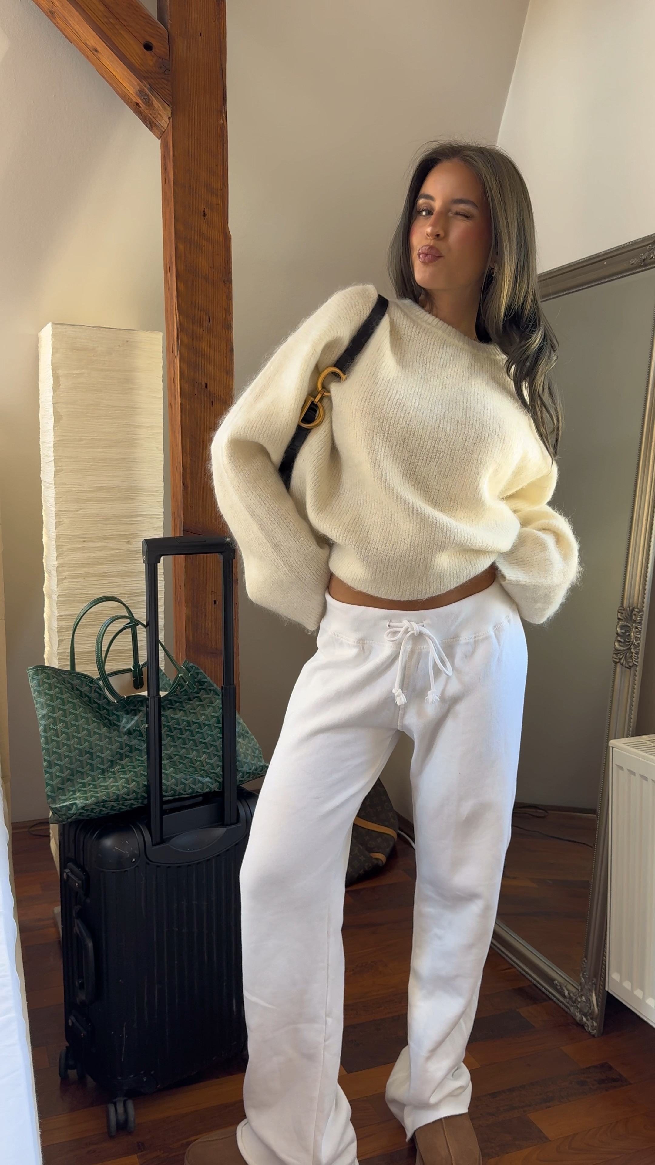 Comfy travel outfits 🧸(auch Alternativen)

#LTKstyletip #LTKeurope #LTKU