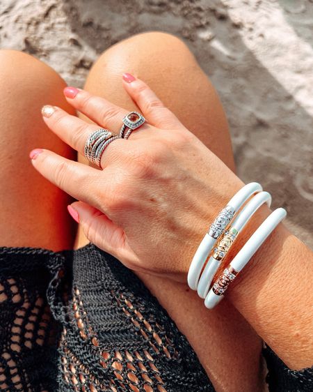 Loving these all weather Budha Girl bangles that a sweet friend gifted me for my birthday. Of course now I’m wanting more after wearing them at the beach!

Dressed in Delight 