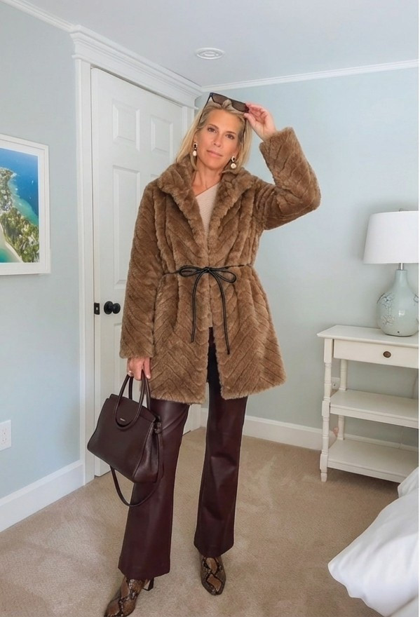 How about this outfit for a weekend in NYC??  Love it! 

#LTKTravel #LTKHoliday #LTKOver40