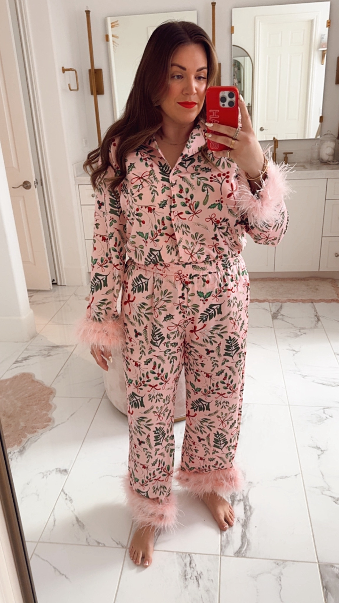 curvy glam Christmas pajamas! wearing size xl and comes in matching mini little girl 

#LTKHoliday #LTKMidsize #LTKSeasonal