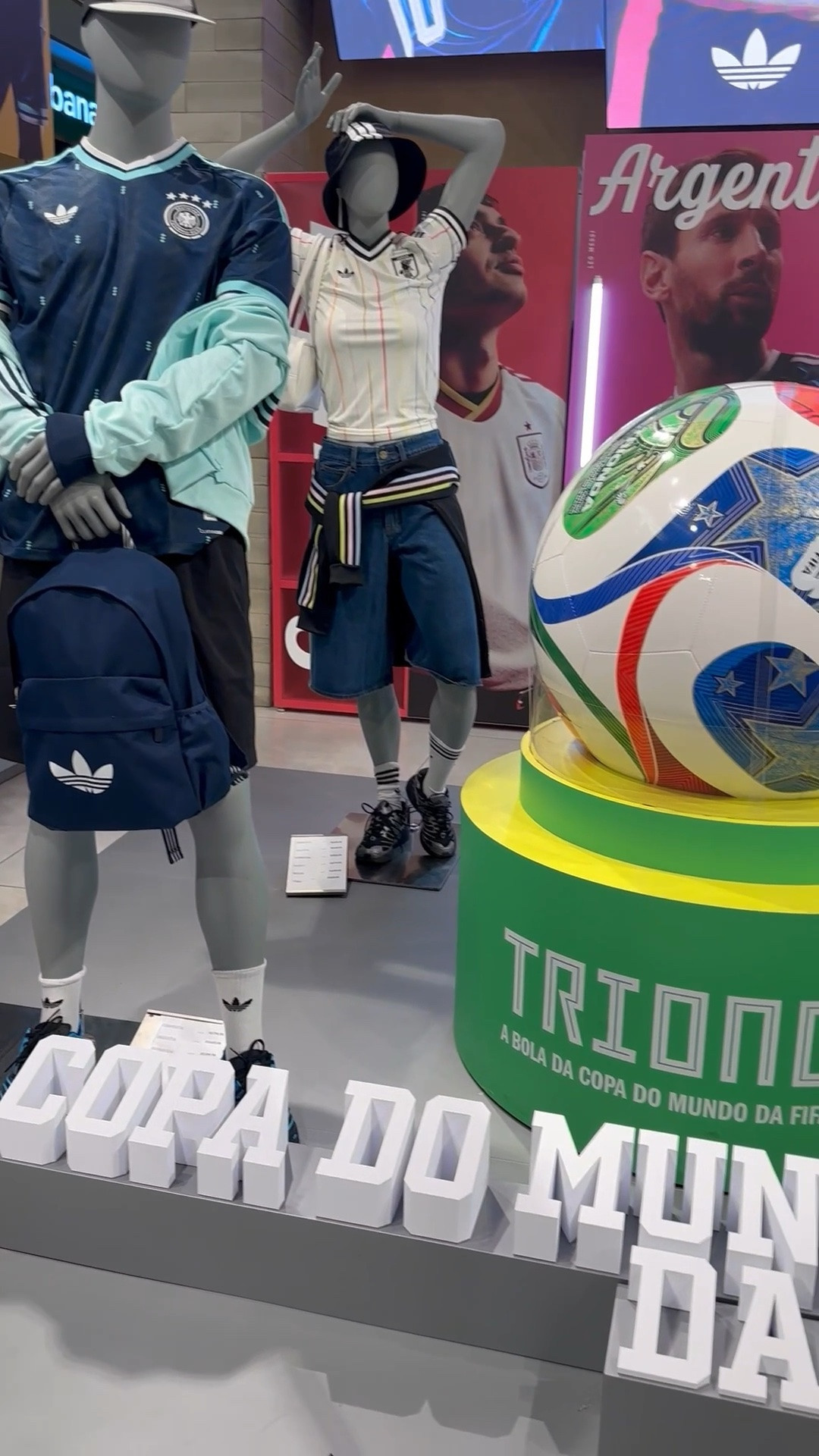 Do you see this??! Adidas in Brazil is on anotha level….

#adidas #fashionOver50 #MidlifeFashion #xoJalonda #

#LTKootd #LTKOver40 #LTKTravel