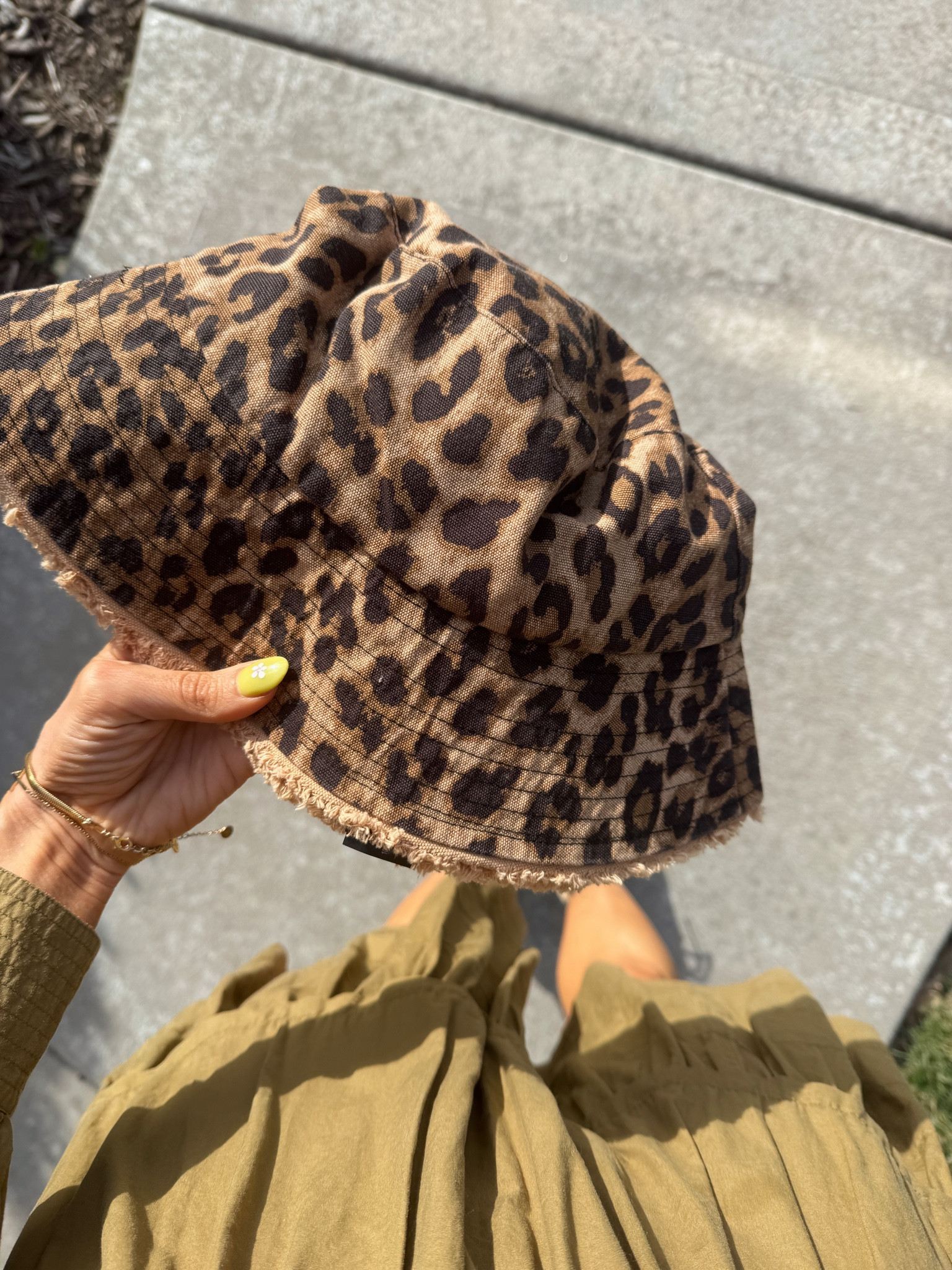 Leopard bucket hat
