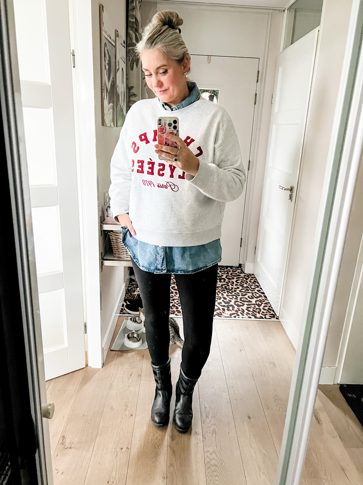 Ootd - Sunday. Ready to walk the dog 🐕. Wearing an H&M oversized sweatshirt over an oversized denim shirt paired with black leggings and waterproof boots. 



#LTKnederlands #LTKwinter #LTKeurope