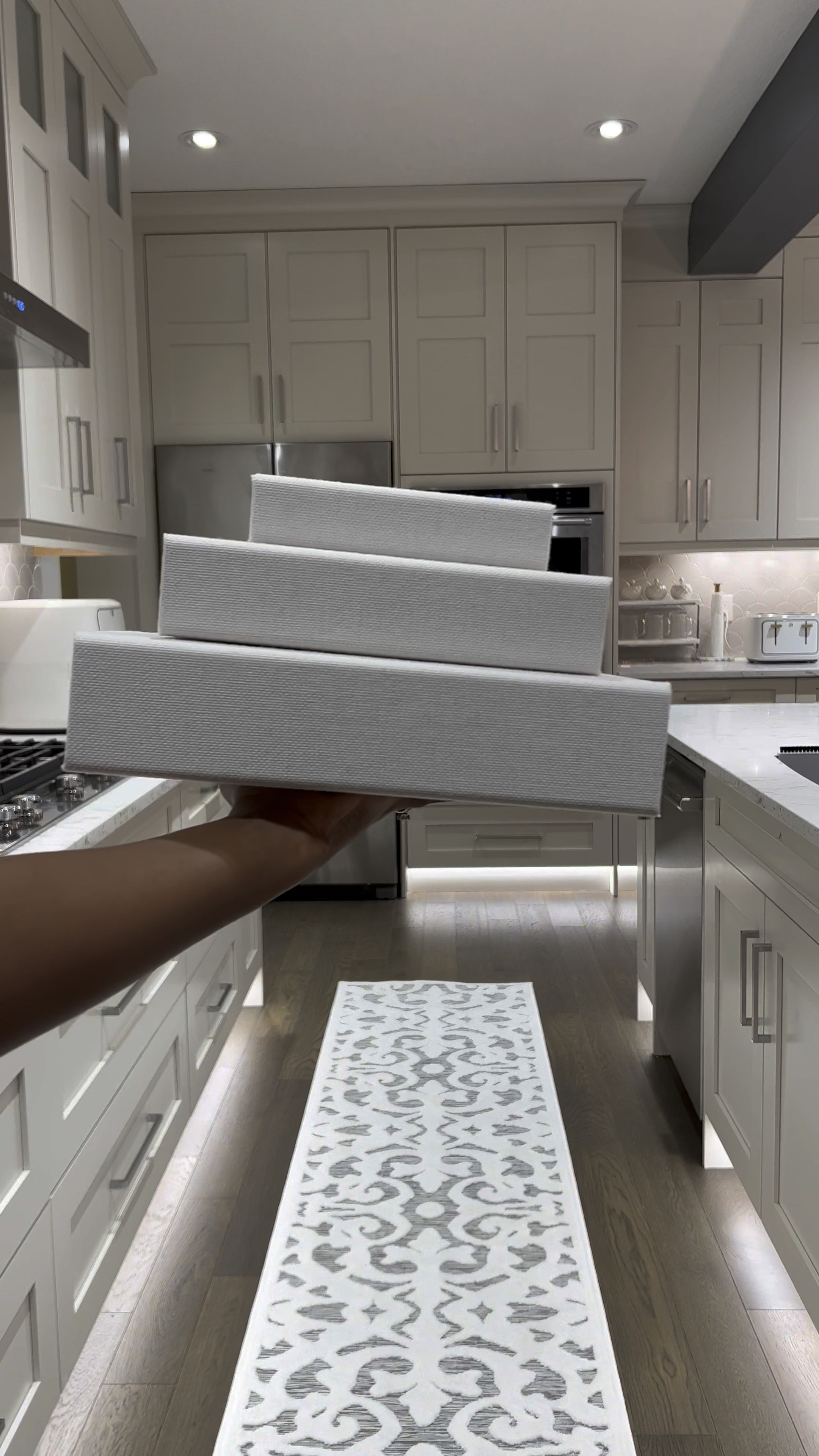 😍

These storage styling books are a perfect addition to any space - coffee table books - cabinet styling books - bookcase styling. 


#LTKhome #LTKstyletip #LTKsalealert