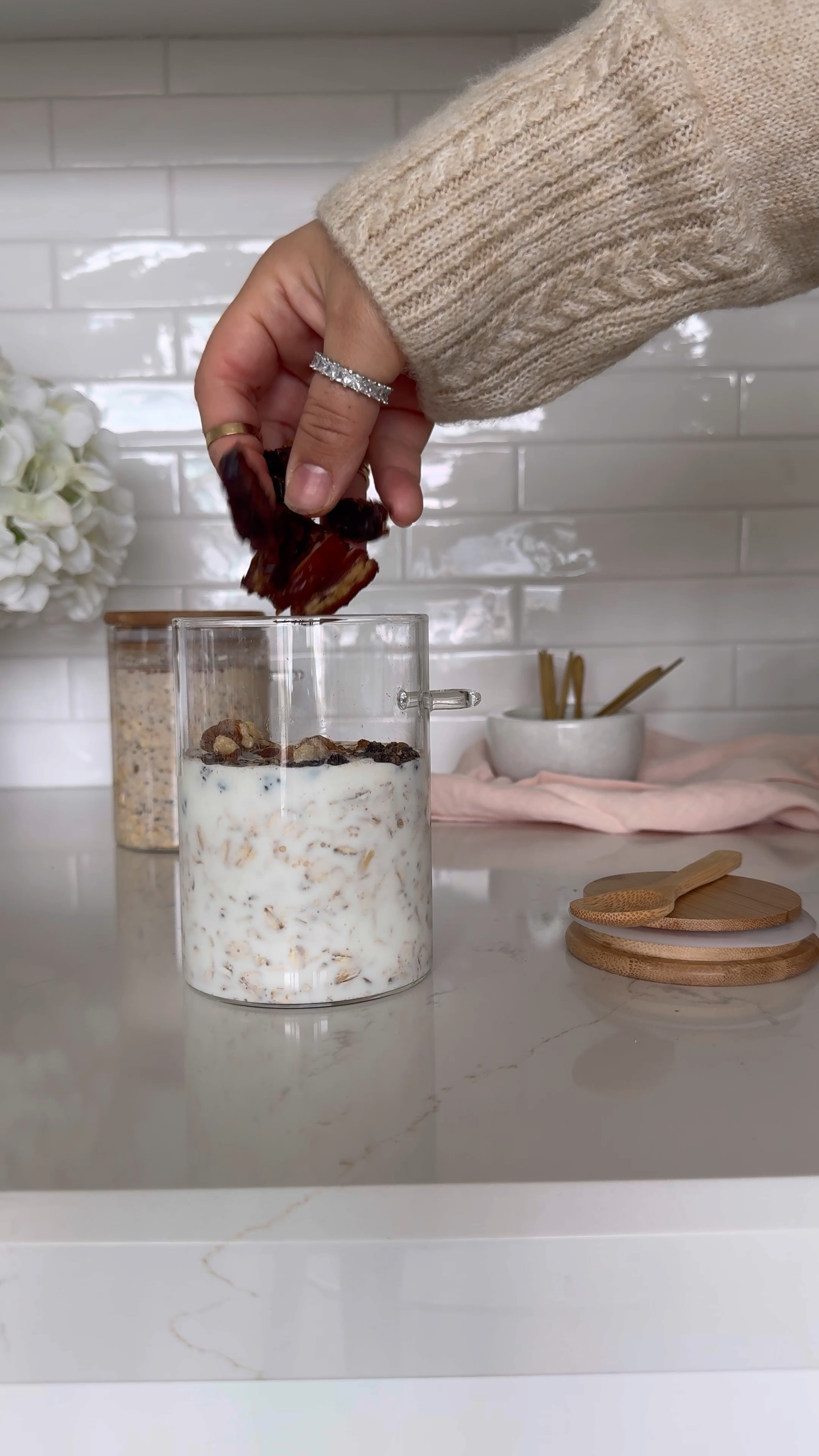Overnight oats #mealprep #kitchen #organizers #storage #pantry #containers

#LTKhome #LTKSpringSale