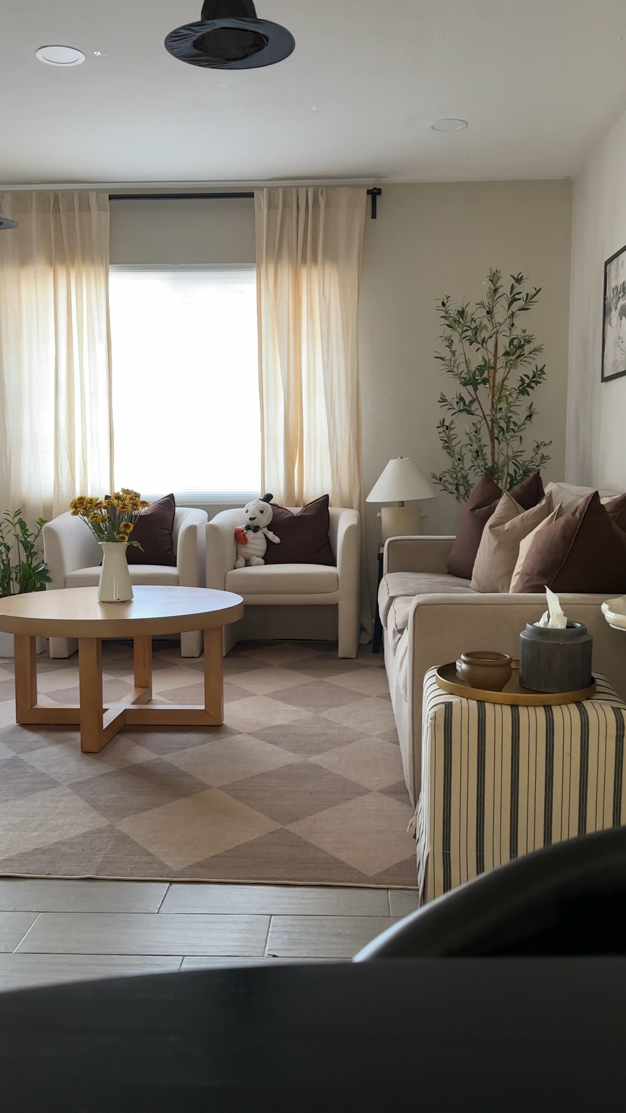 Living room 

#LTKSeasonal #LTKHome #LTKHoliday