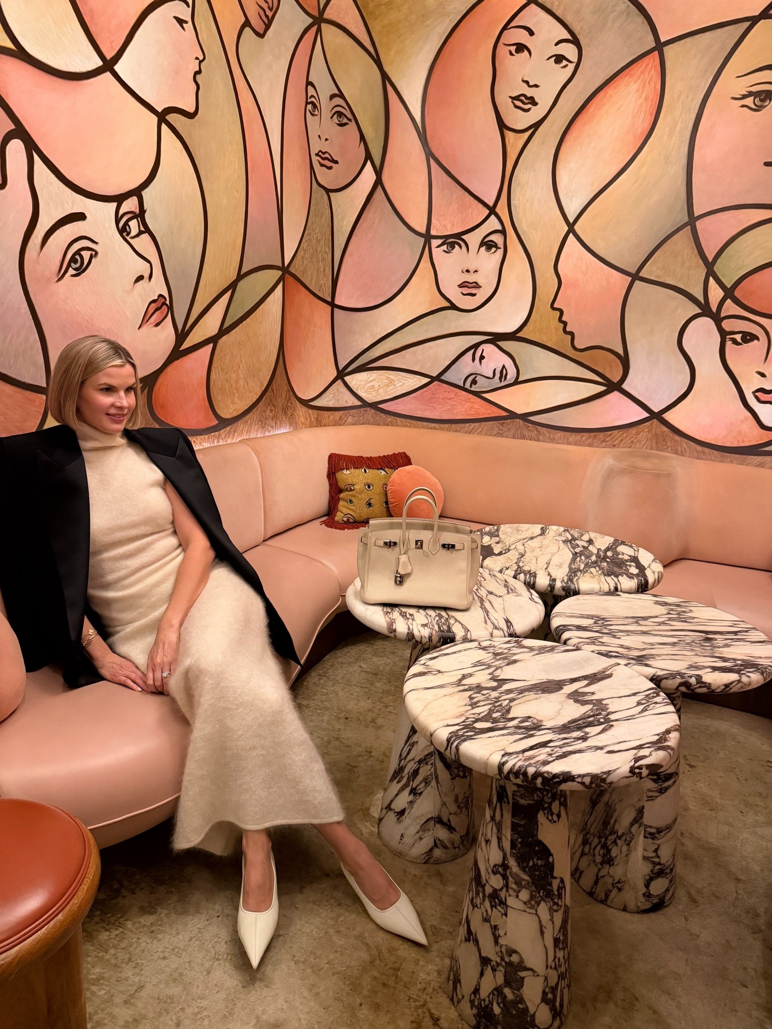 My dinner look!
Size medium skirt and top 
Shoes true to size 
Size FR38 blazer 

#LTKdatenight #LTKstyletip #LTKeurope