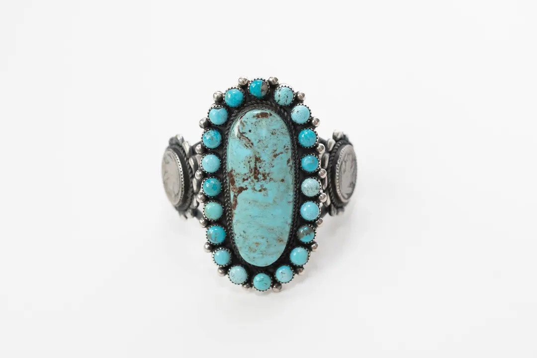 Turquoise cuff. Artist: Marcus Chavez | Etsy (US)