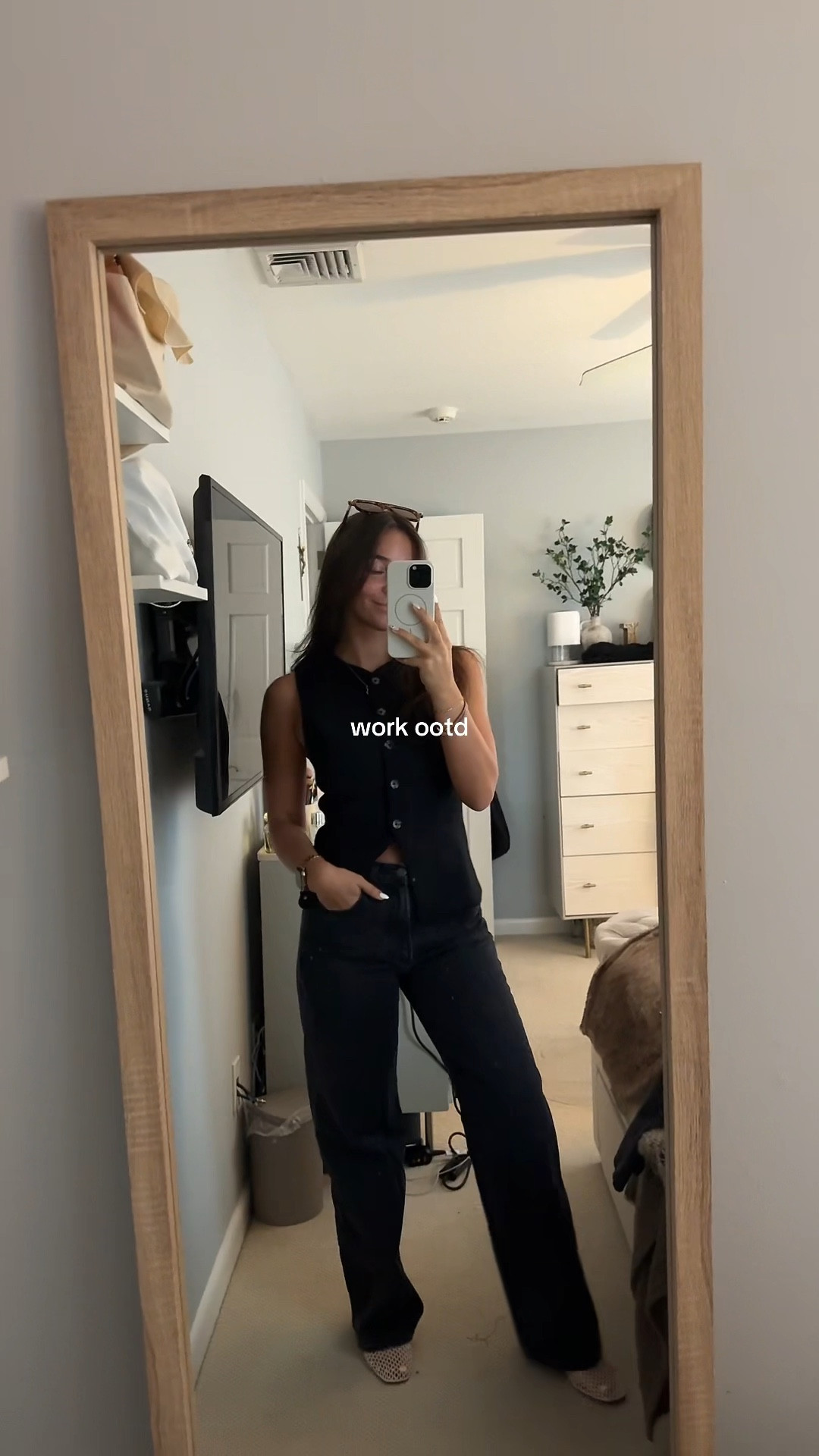 Interior designer OOTD👖 all Aritzia pieces for the perfect capsule wardrobe🫶🏼

#LTKPetite #LTKWorkwear #LTKSeasonal