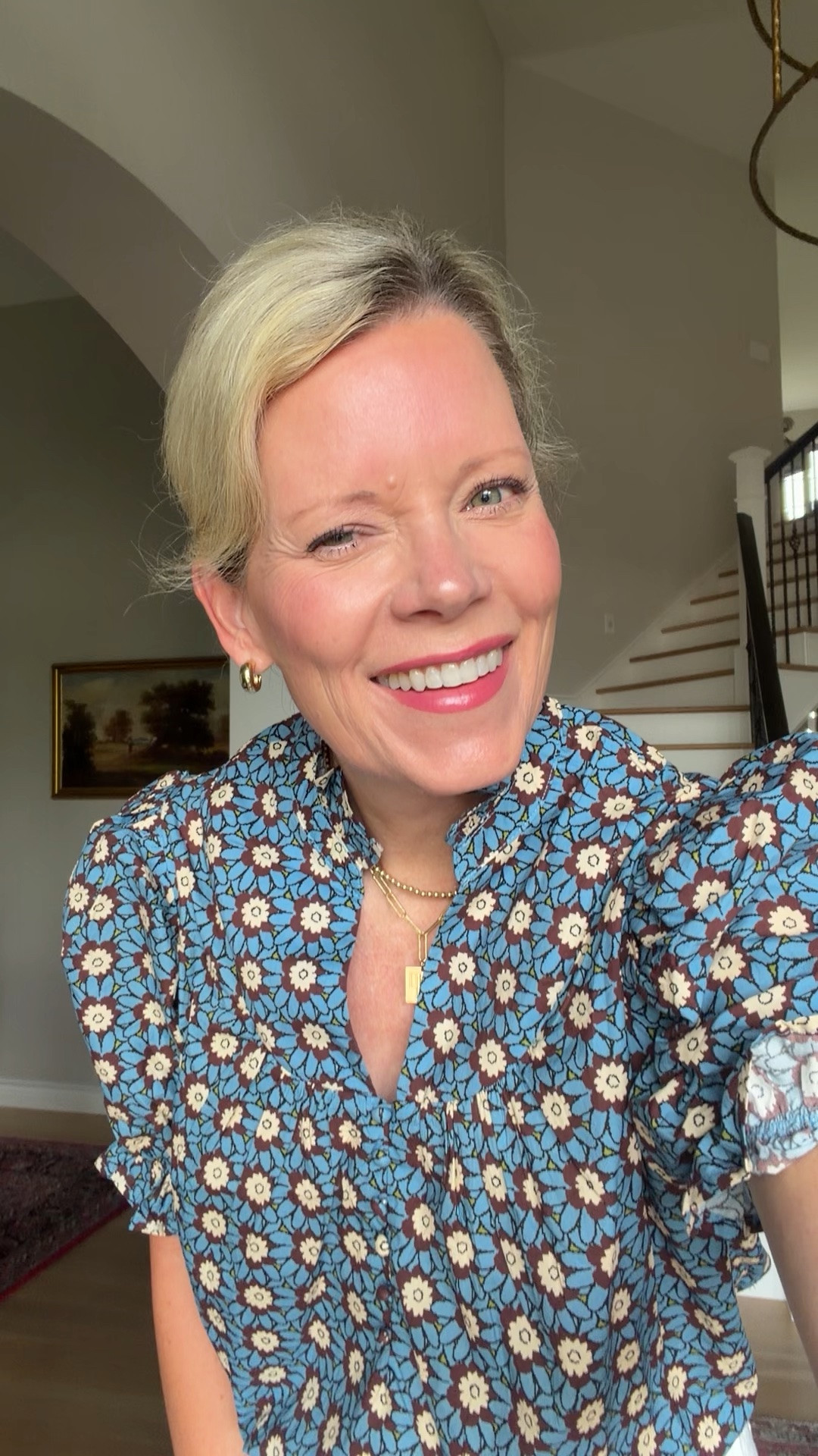 My OOTD🤎. 
Love this fun outfit from @Avara I am wearing my regular size small in the top. It is supposed to be a little blousy. I am in between a 26 and 27 in jeans and went with the 26. ￼