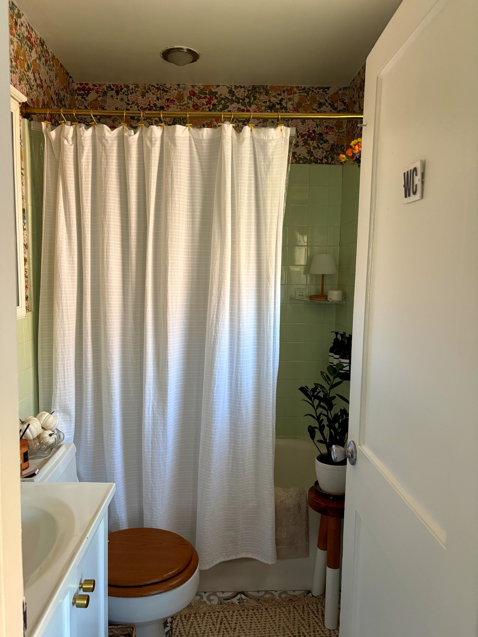Renter friendly bathroom updates! All linked

#LTKHome #LTKFindsUnder50
