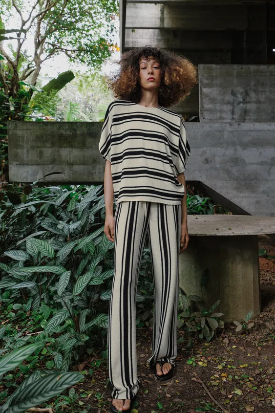 RUSTIC CAPE SLEEVE TOP | Zara UK