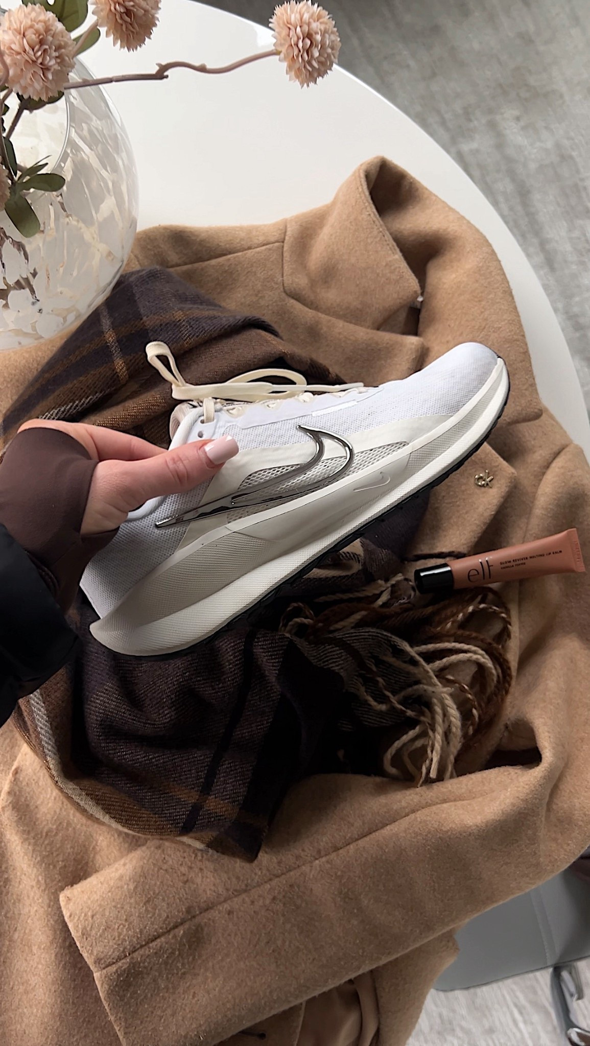 Love these neutral Nike sneakers!! Also added a couple more sneakers that would be cute with this look!

Neutral Nikes, sneakers

#LTKFindsUnder50 #LTKootd