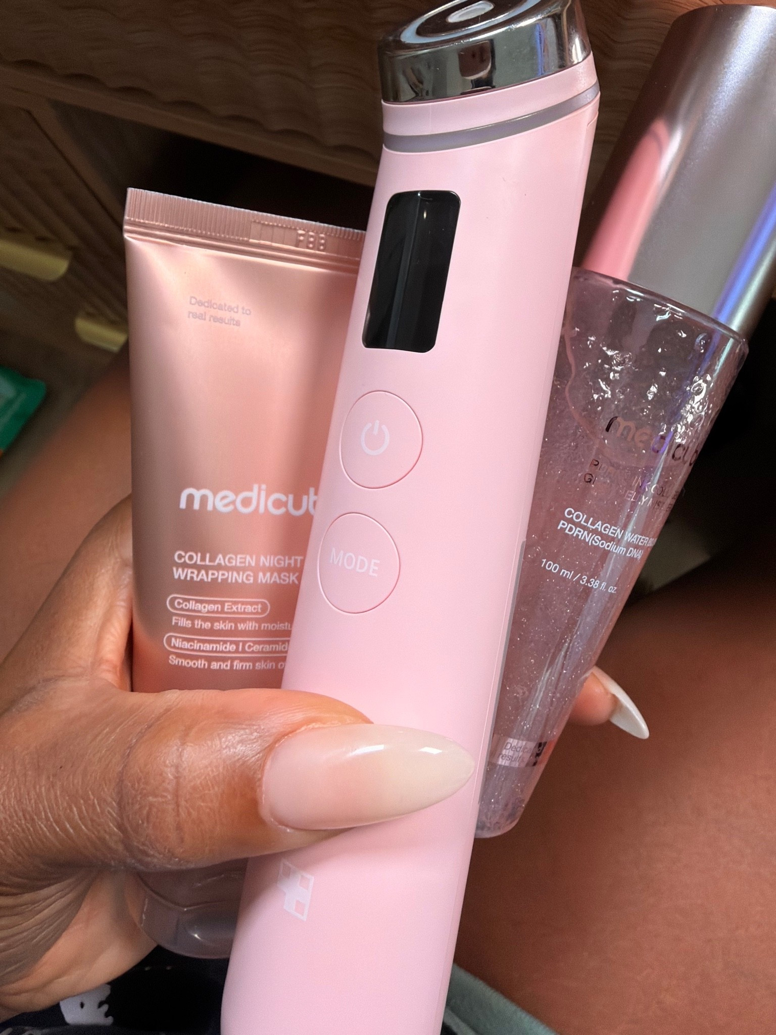 Scroll to shop! ✨ My current skincare favorites.

Products: Medicube Age-R Booster Pro + Medicube Collagen Night Wrapping Mask + Medicube PDRN Pink Collagen Glow Jelly Mist Serum.

Desliza para comprar. ✨ Mis favoritos de skincare del momento.

📲 Download the free LTK app & follow me @kirasfashionfinds to shop all my daily finds.

#LTKselfcare #LTKBeauty #LTKdayinmylife