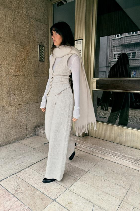 TEXTURED BUTTON VEST | Zara US