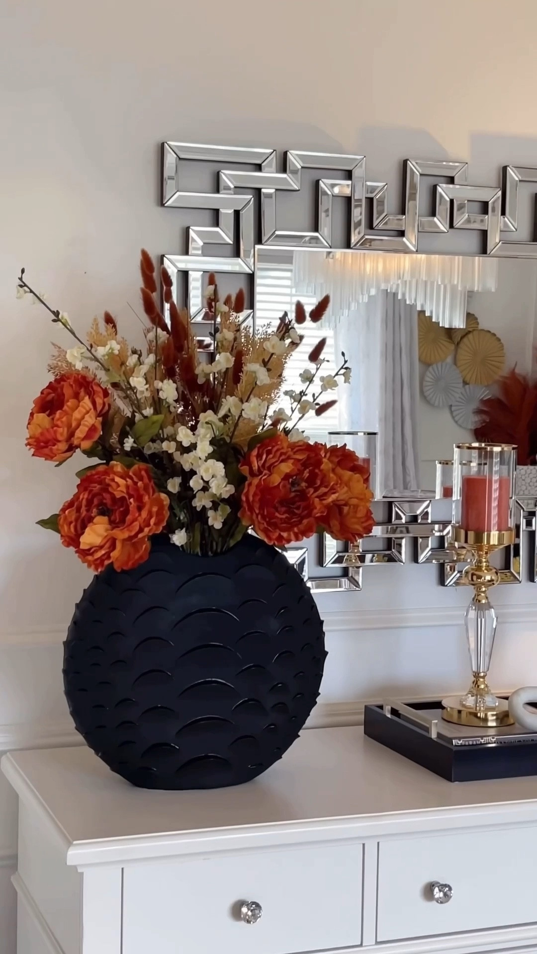 This fab vase is back in stock and it’s on sale. Shop below 

Vase home decor home accents 

#LTKSaleAlert #LTKFindsUnder100 #LTKHome