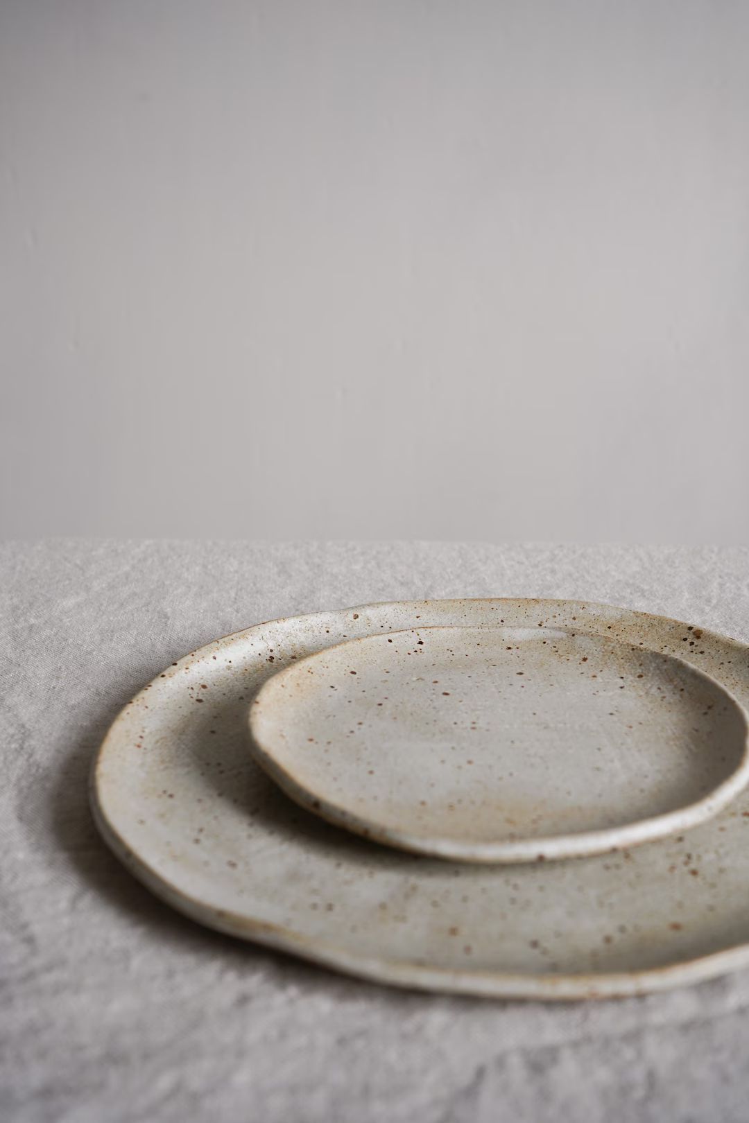 Ceramic Off-white on dark flecked clay 'Toasted' ceramic stoneware plate, dinnerware, kitchen dec... | Etsy (US)