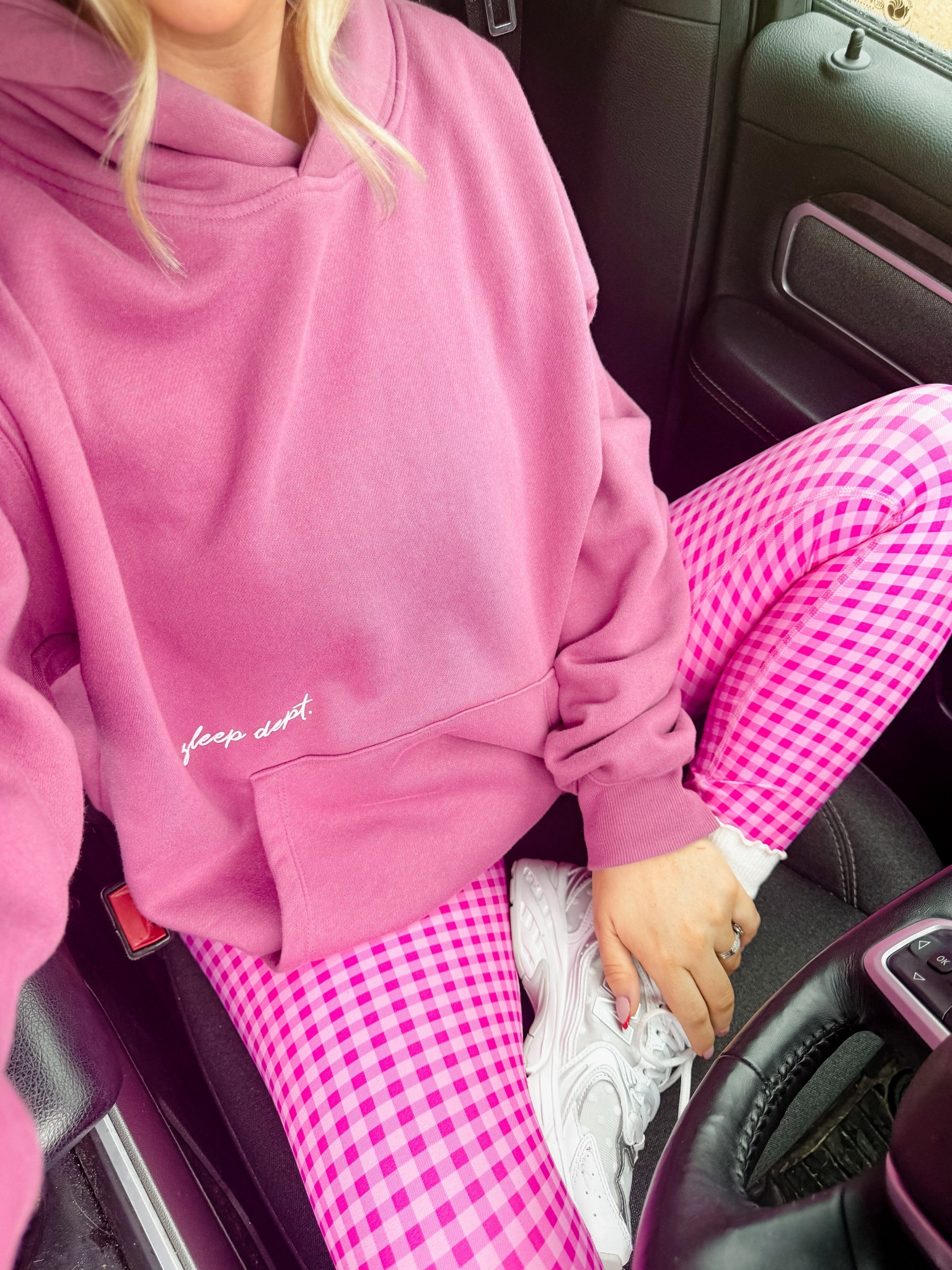 SAHM ootd 🩷

#LTKmomlife #LTKgrwm #LTKootd