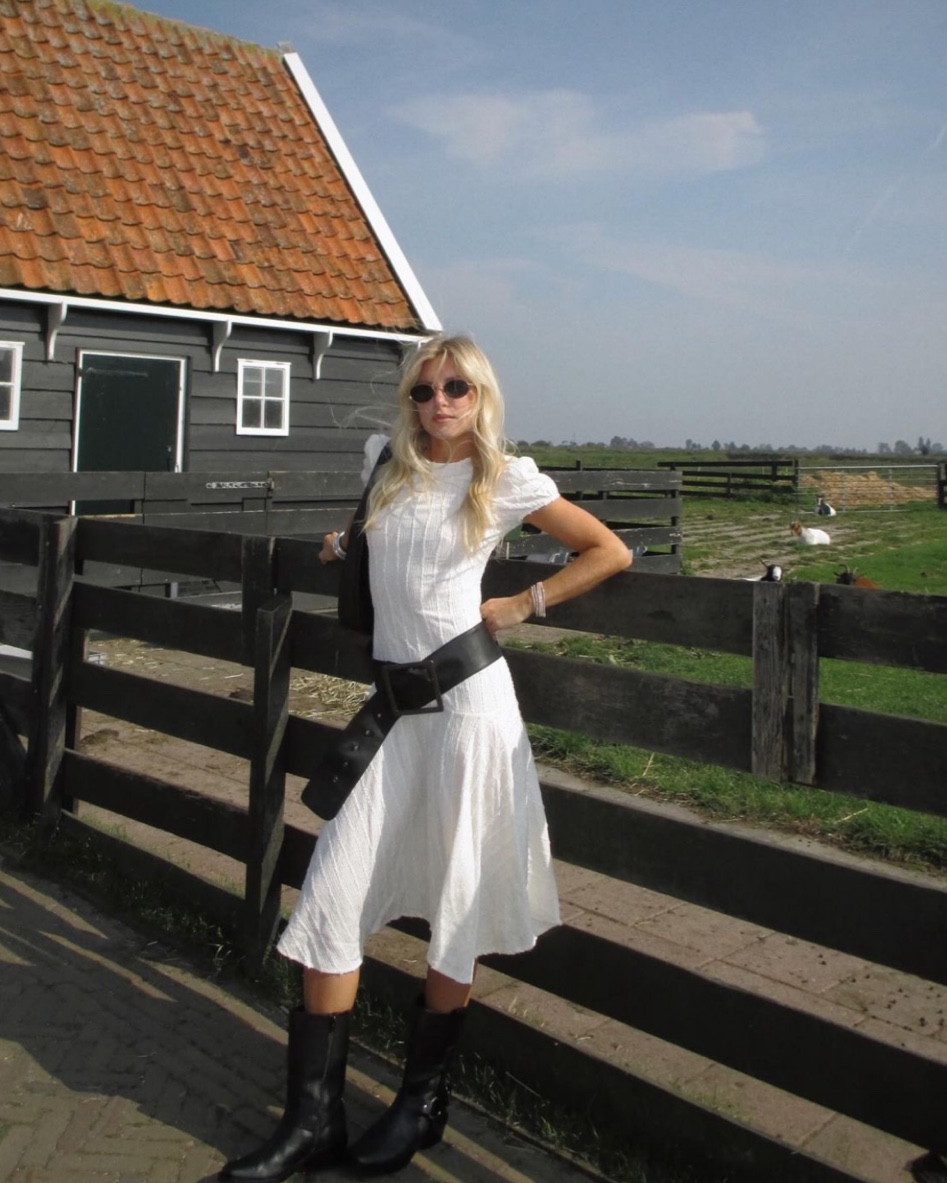 No feeding the goats 🐐🇳🇱