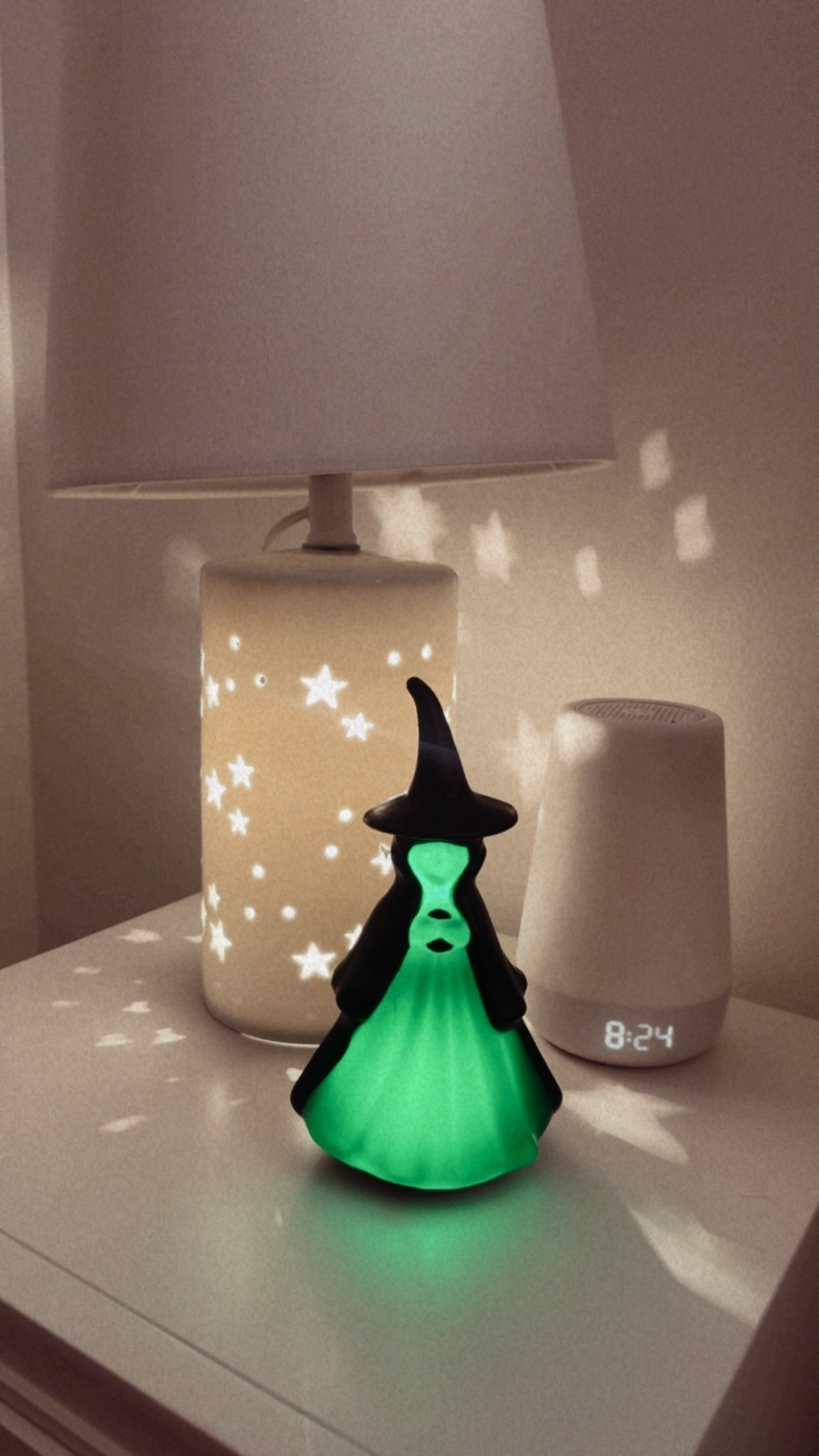🧙🏻‍♀️⭐️💚 little Halloween nightstand, I’m in love with you. 

#LTKHome #LTKSeasonal #LTKHalloween