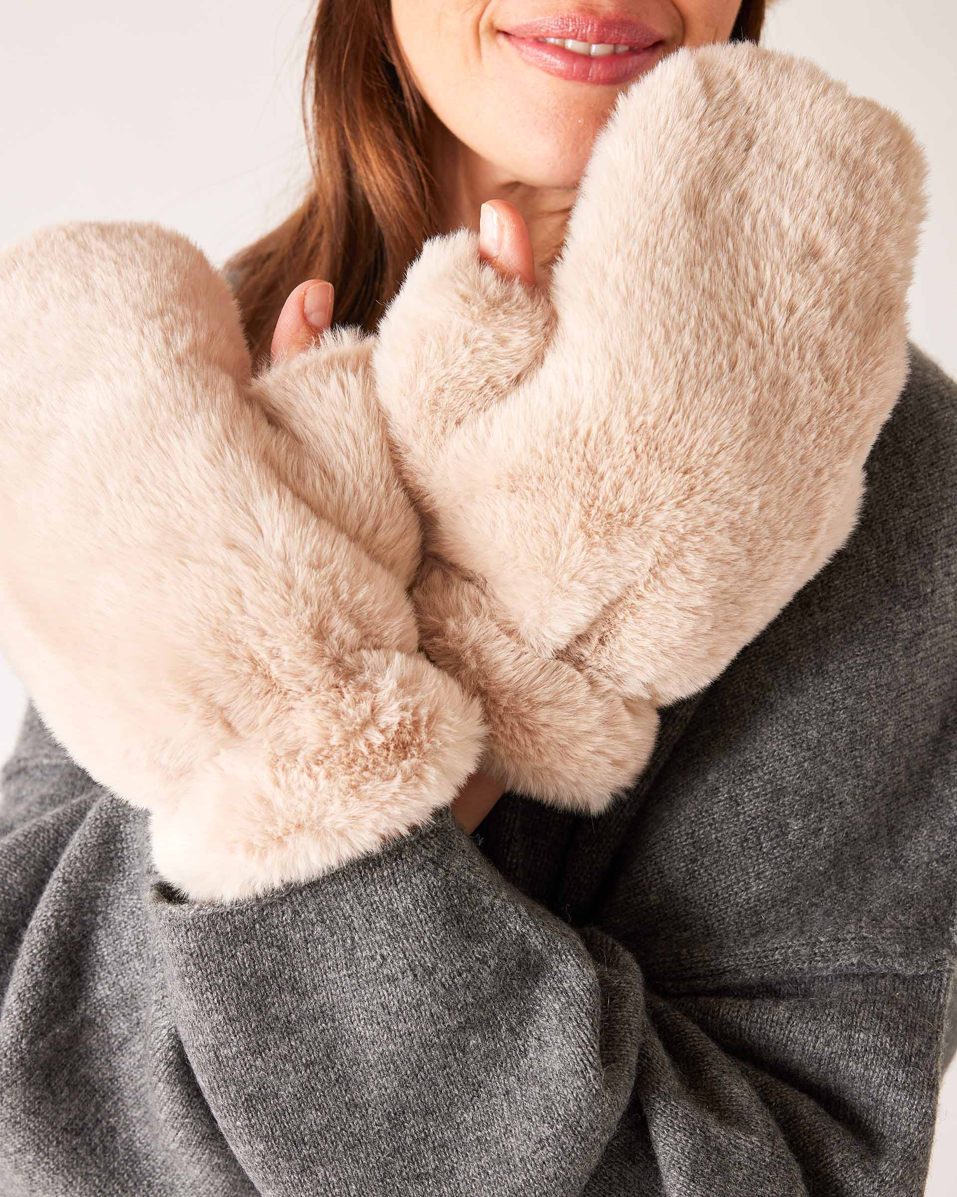 Cozy Cabin Faux Fur Mittens - MERSEA | MERSEA