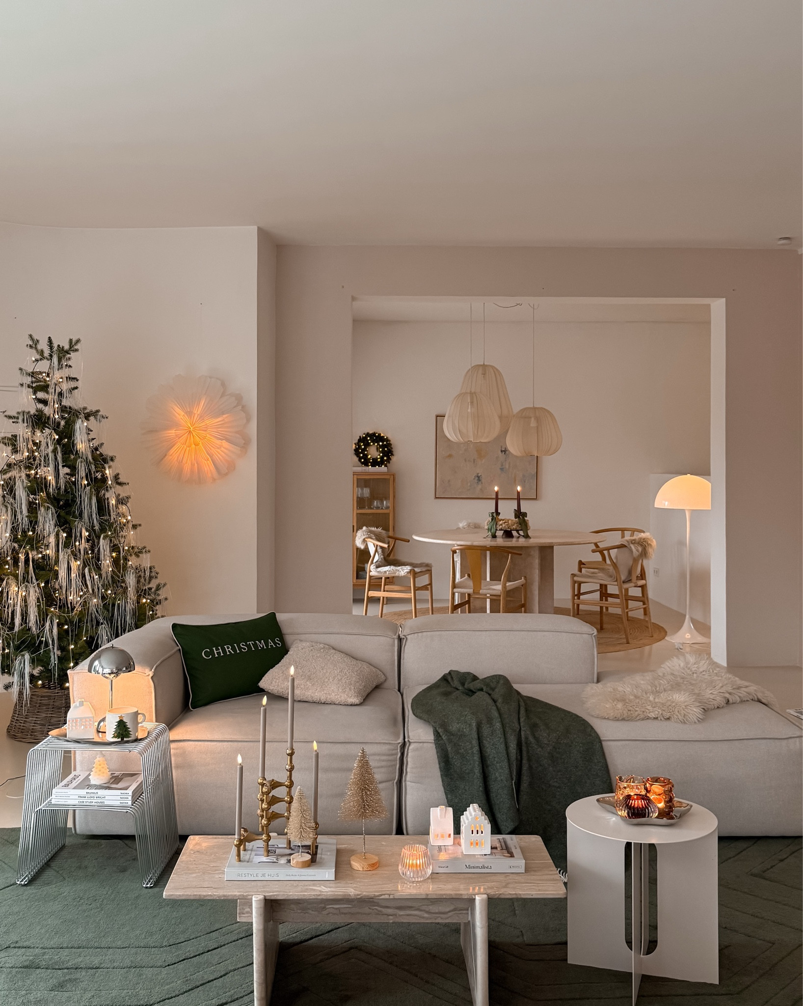 Christmas Livingroom 🎄

#christmasdecoration

#LTKfestive #LTKhome #LTKdeutschland