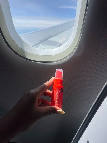 Inflight must have to avoid breakouts when traveling!! I DRENCH my skin in this 🛫☁️❤️‍🔥 linked it below!