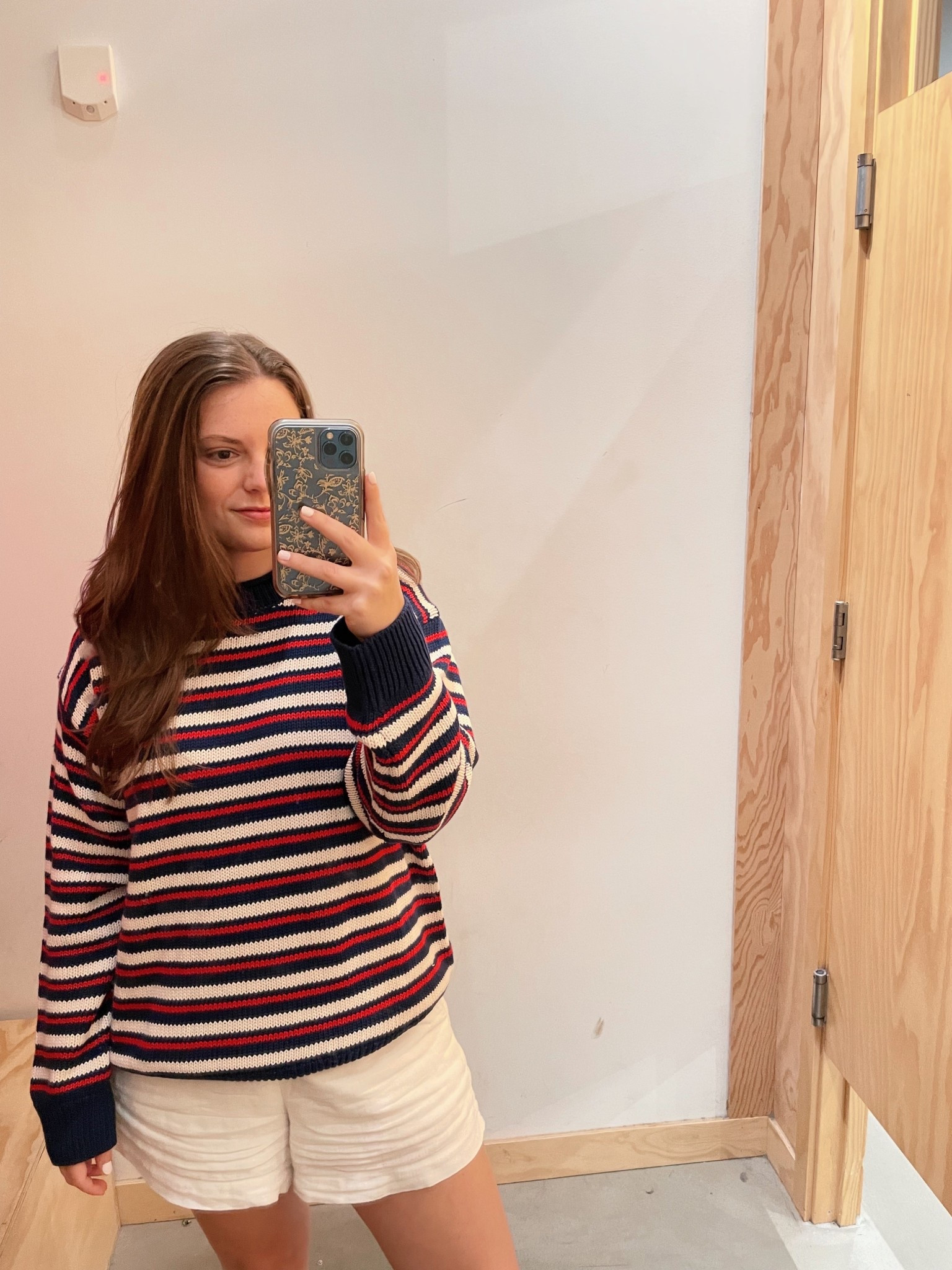 TSITP x AE collection is out! This sweater is so cute and cozy! It definitely runs oversized, I’m in a size XS

#LTKStyleTip #LTKFindsUnder100