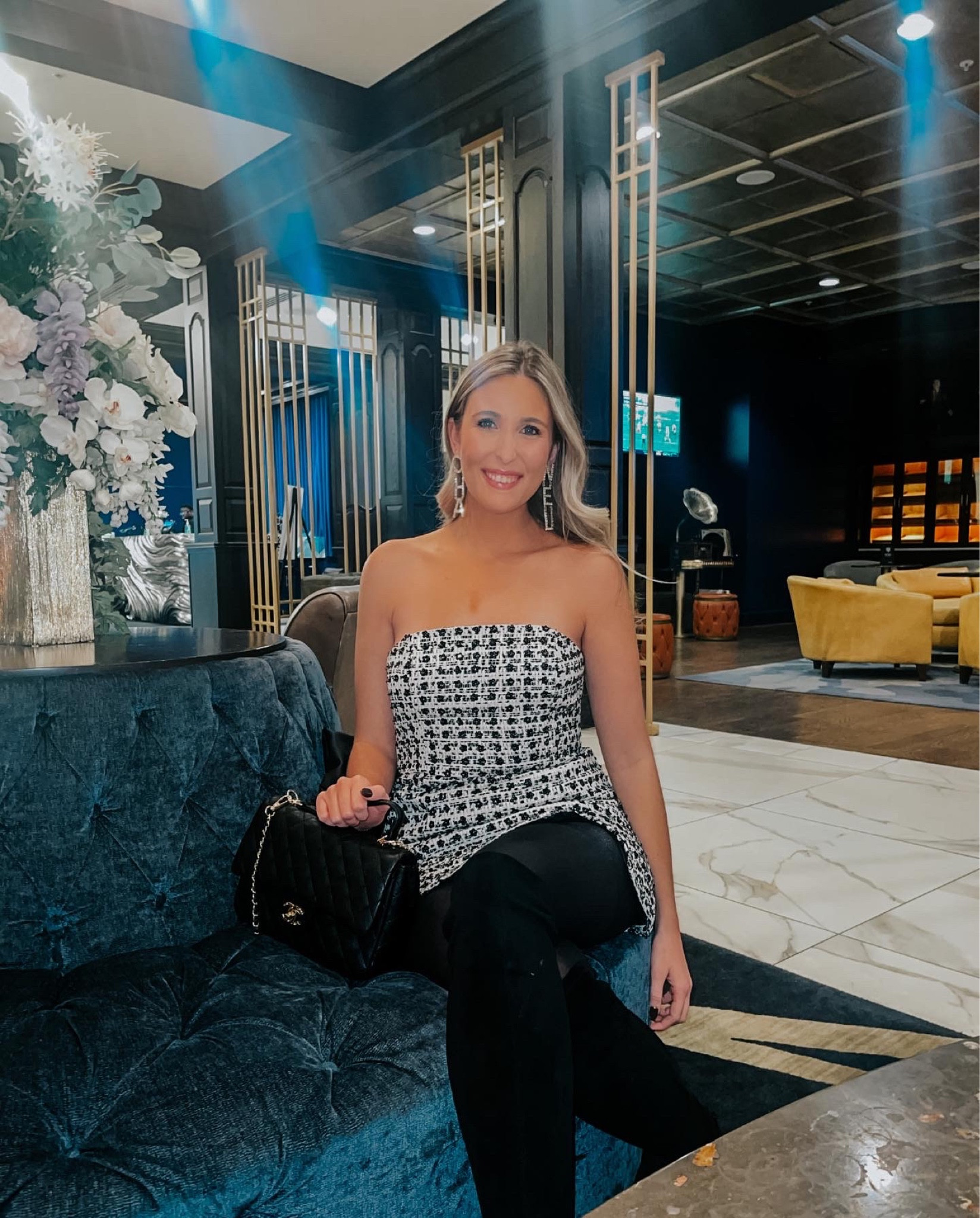 Winter glam 

Dress - Fashion pass, Amanda uprichard
Code - DEIDRE5 for $$ off your first month 

#LTKbeauty #LTKHoliday #LTKunder50