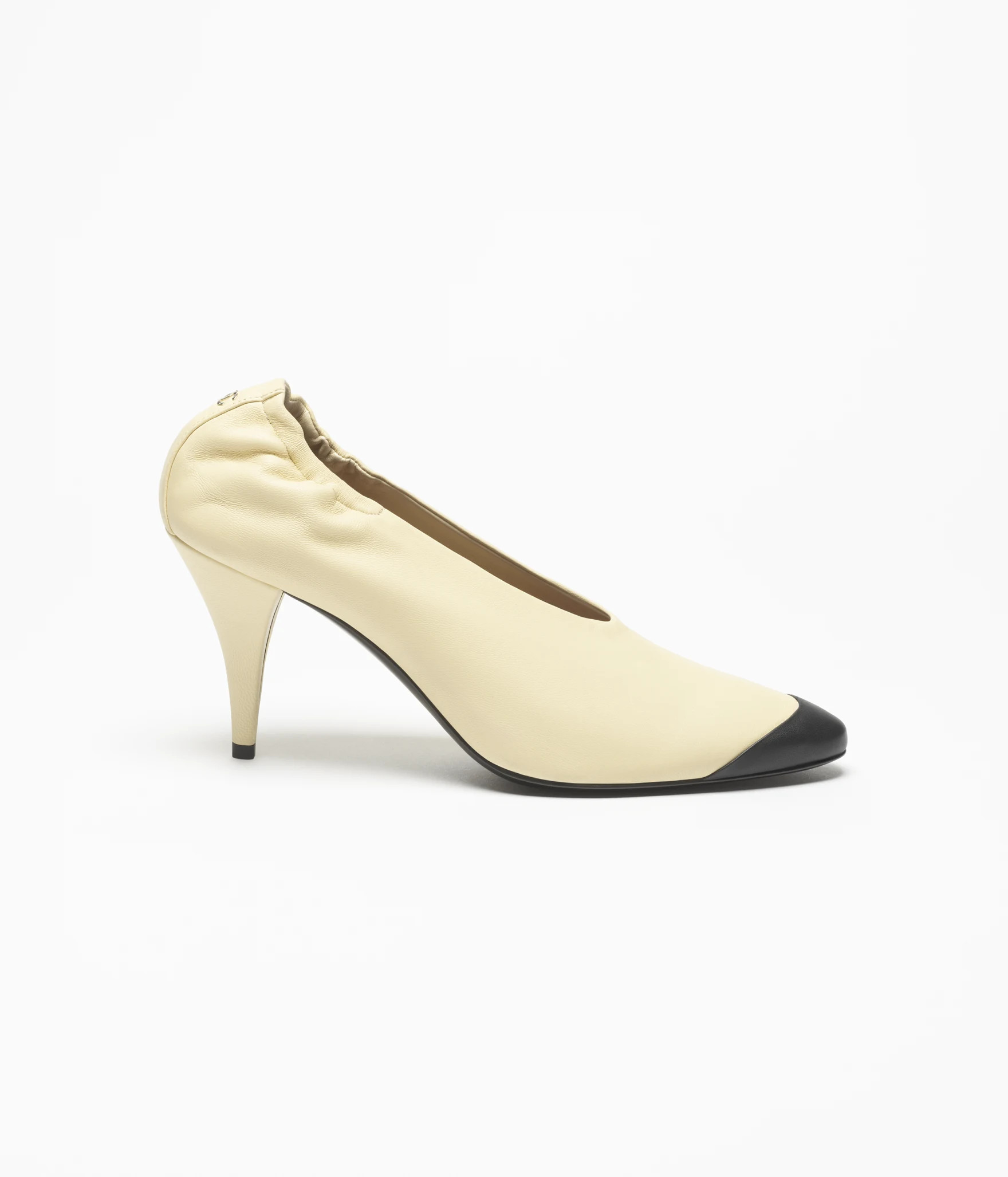 Pumps | Chanel, Inc. (US)