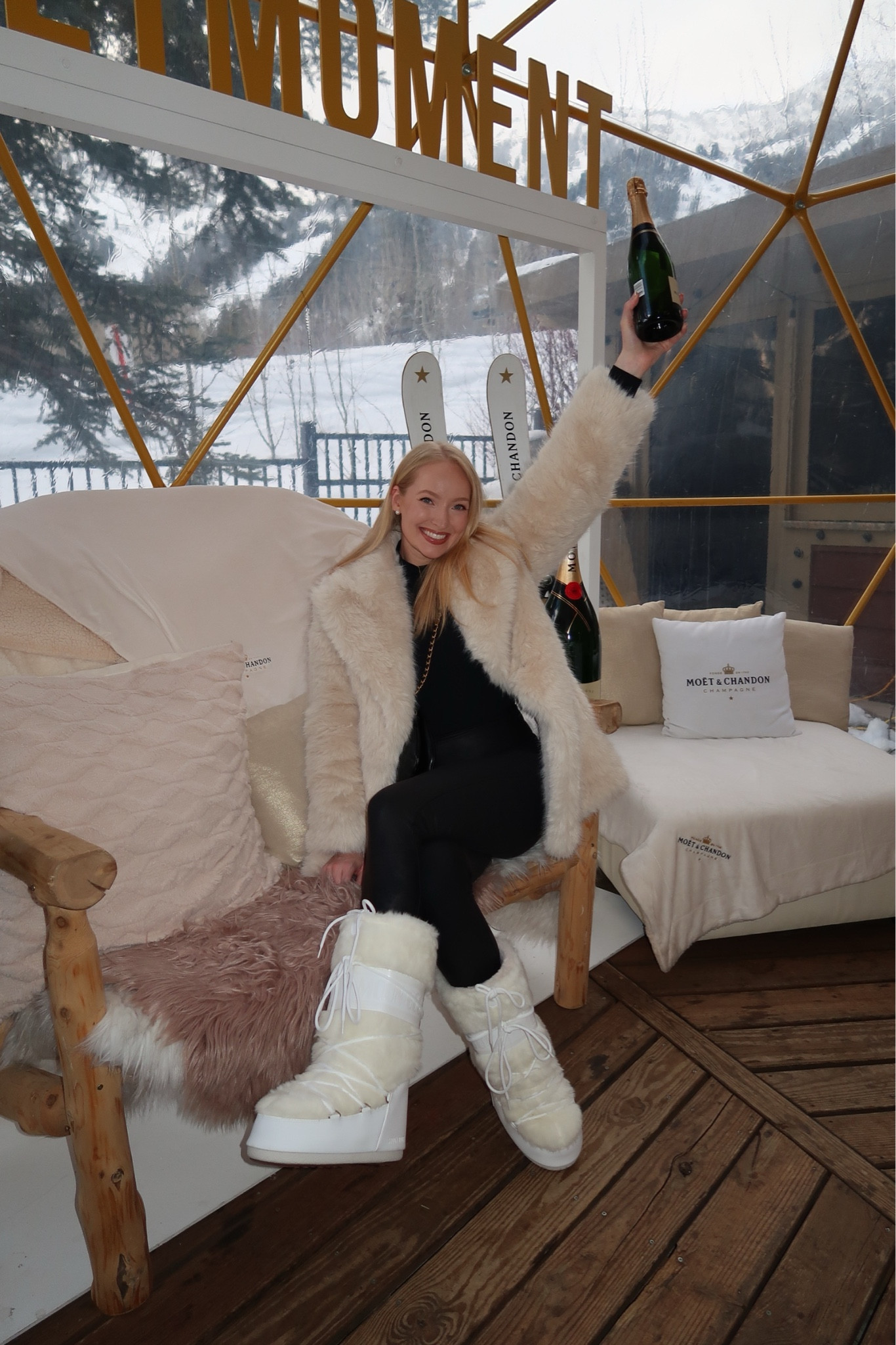 Winter outfit I wore in jackson hole for apres ski! These moon boots are so warm but fyi they have no traction. 

Spanx promo code: AMANDAJOHNxSPANX 

#LTKSeasonal