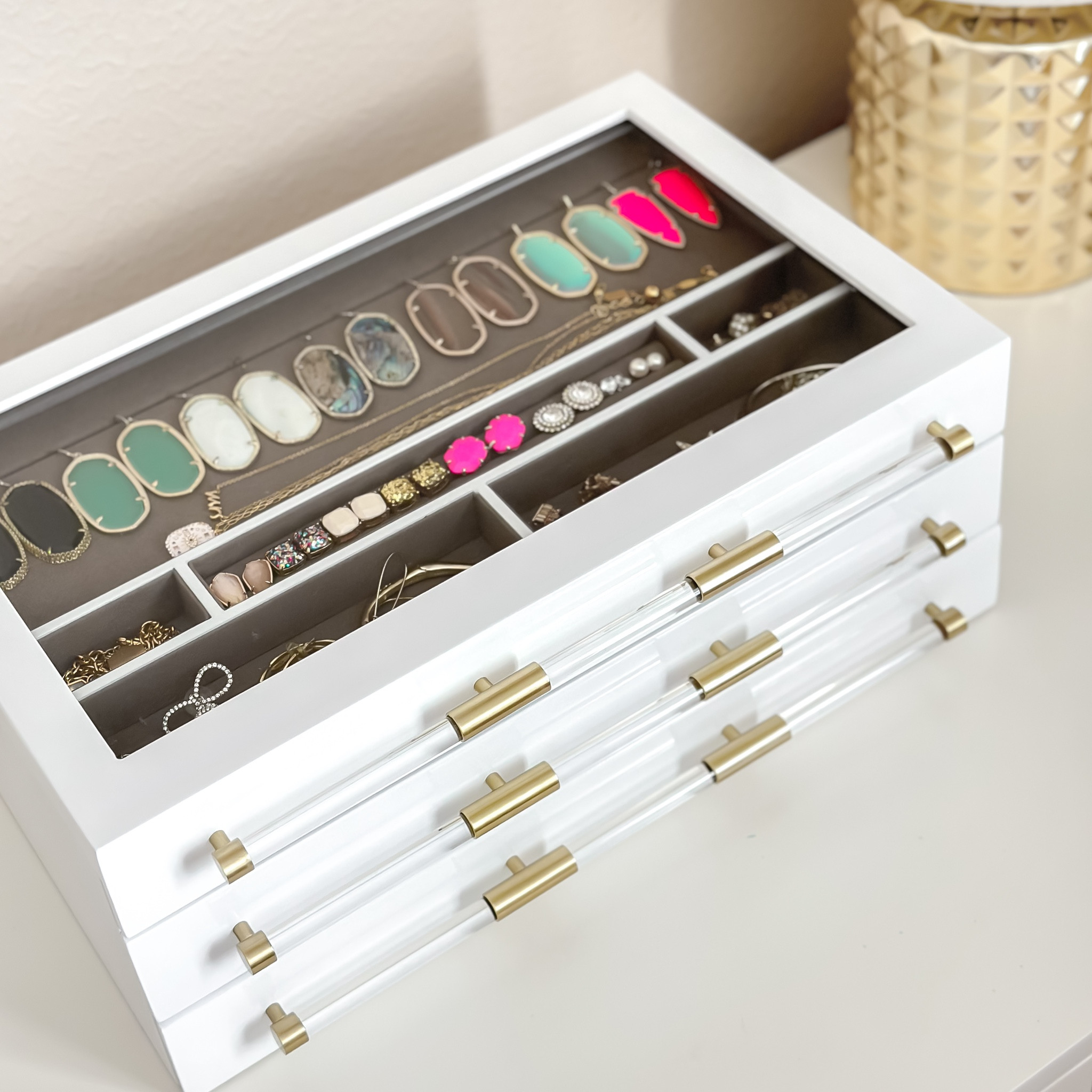 The most beautiful & big jewelry box! 

#jewelrybox #jewelry #kendrascott #closet #organizer #homedecor 

#LTKstyletip #LTKhome #LTKFind
