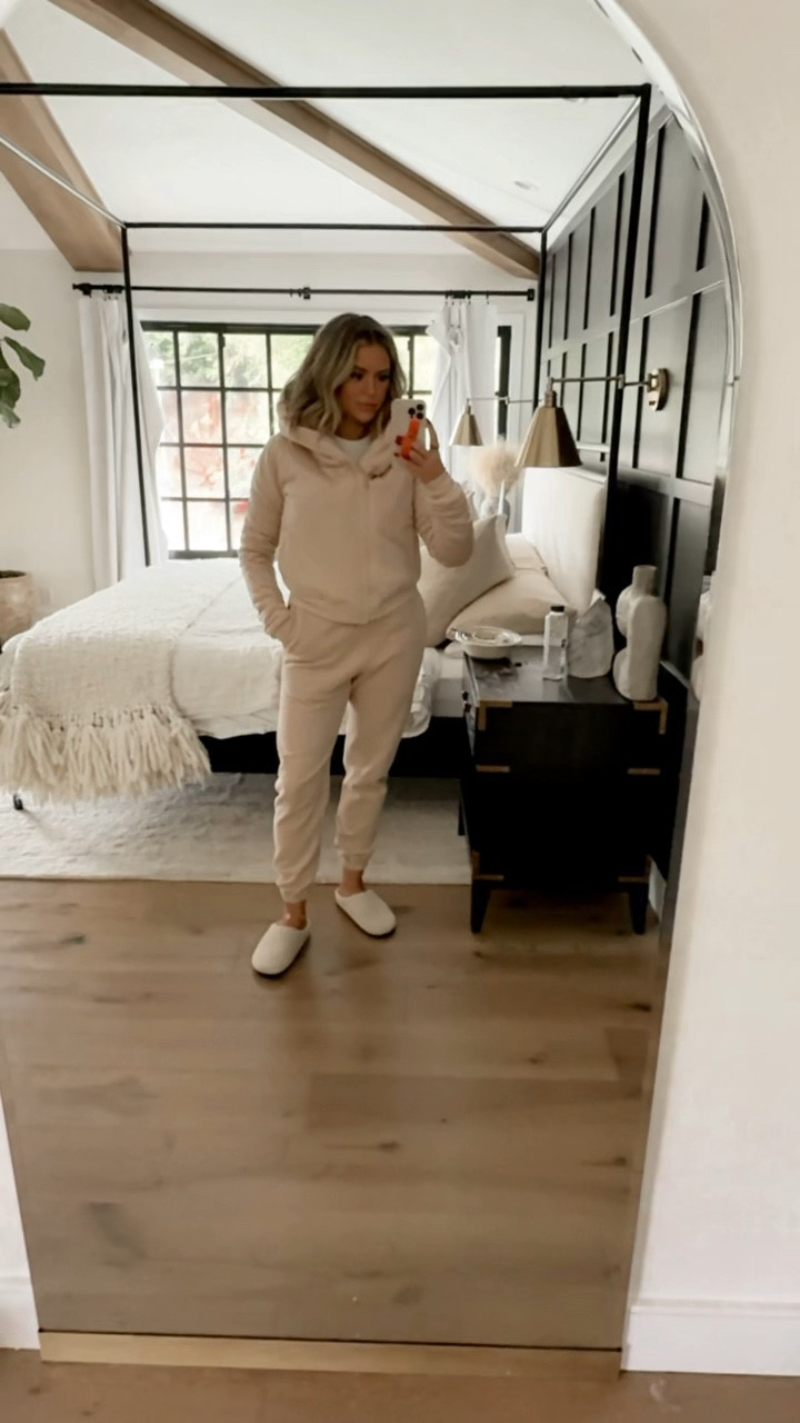 This gorgeous monochromatic set is perfect for travel or any of your on-the-go moments this winter and spring! 

— Kimberly | Team AF 

#LTKTravel #LTKWatchNow #LTKFindsUnder100