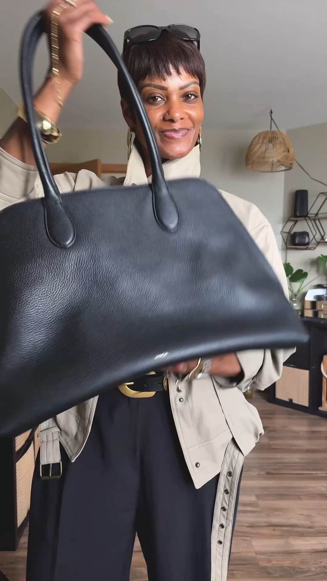This 100% leather bag is absolutely gorgeous! 

#handbags #luxury #oversizedbags 

#LTKOver40