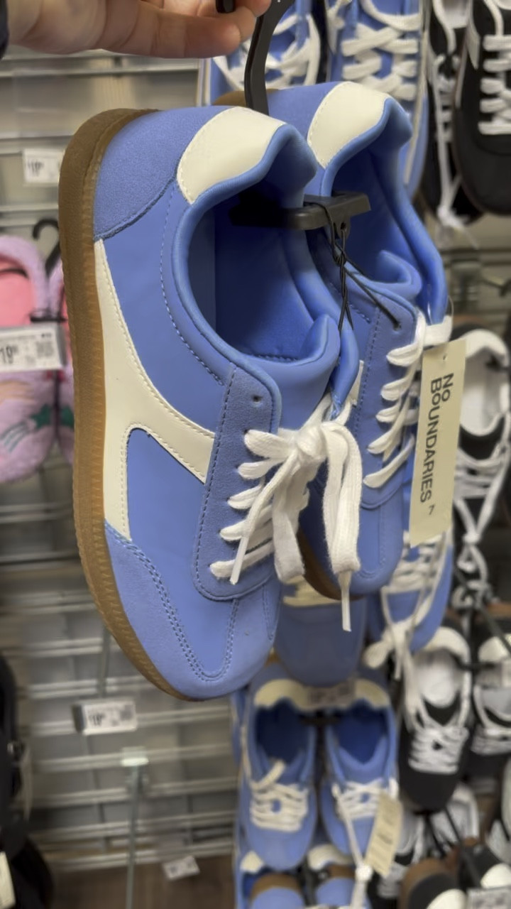 We cannot get over how cute these Walmart sneakers are! The blue is the perfect color for spring! And the best part?! They are under $20!


Affordable fashion, mom fashion, mom ootd 

#LTKShoeCrush #LTKFindsUnder50